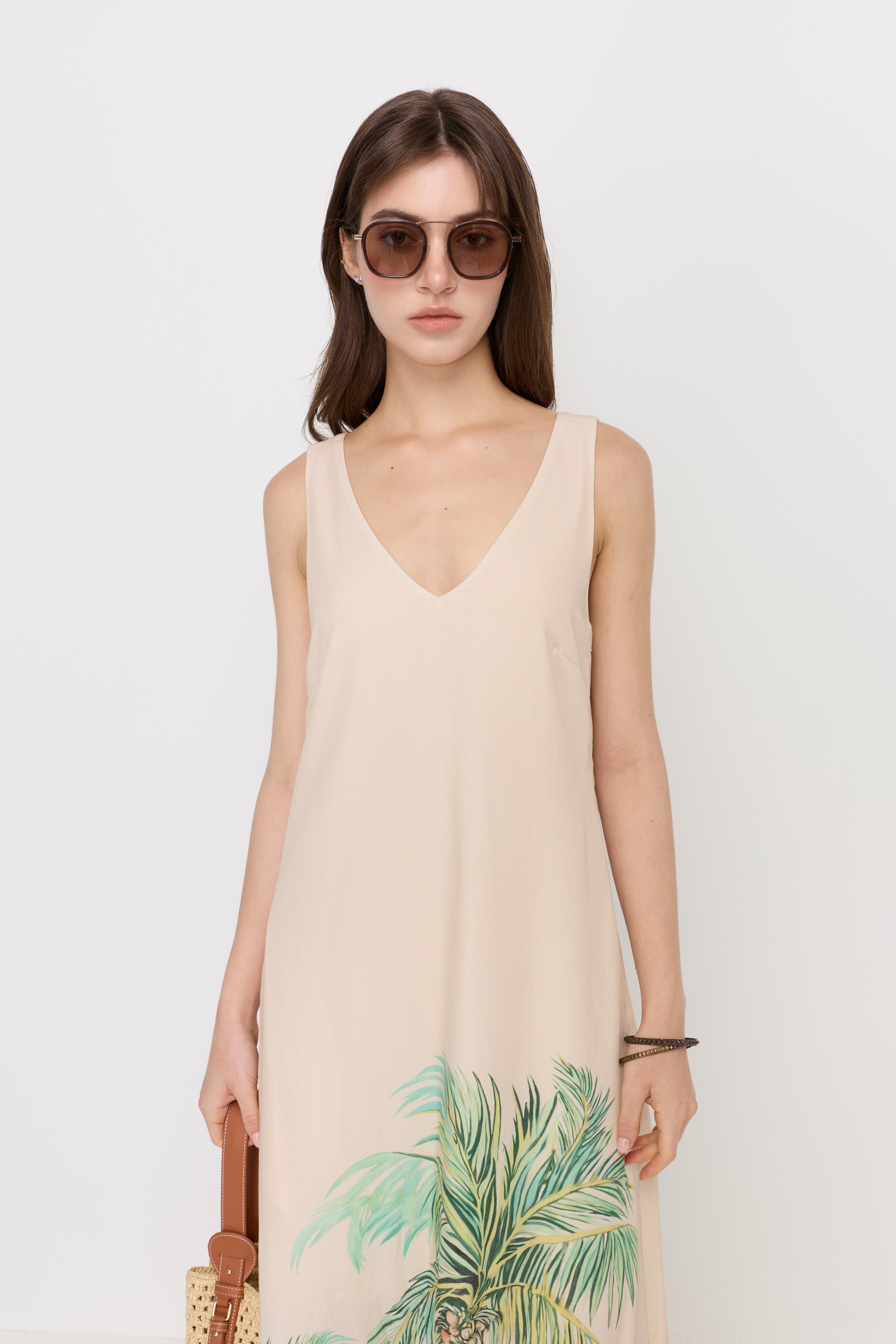 TROPICAL PRINT SLEEVELESS MIDI DRESS