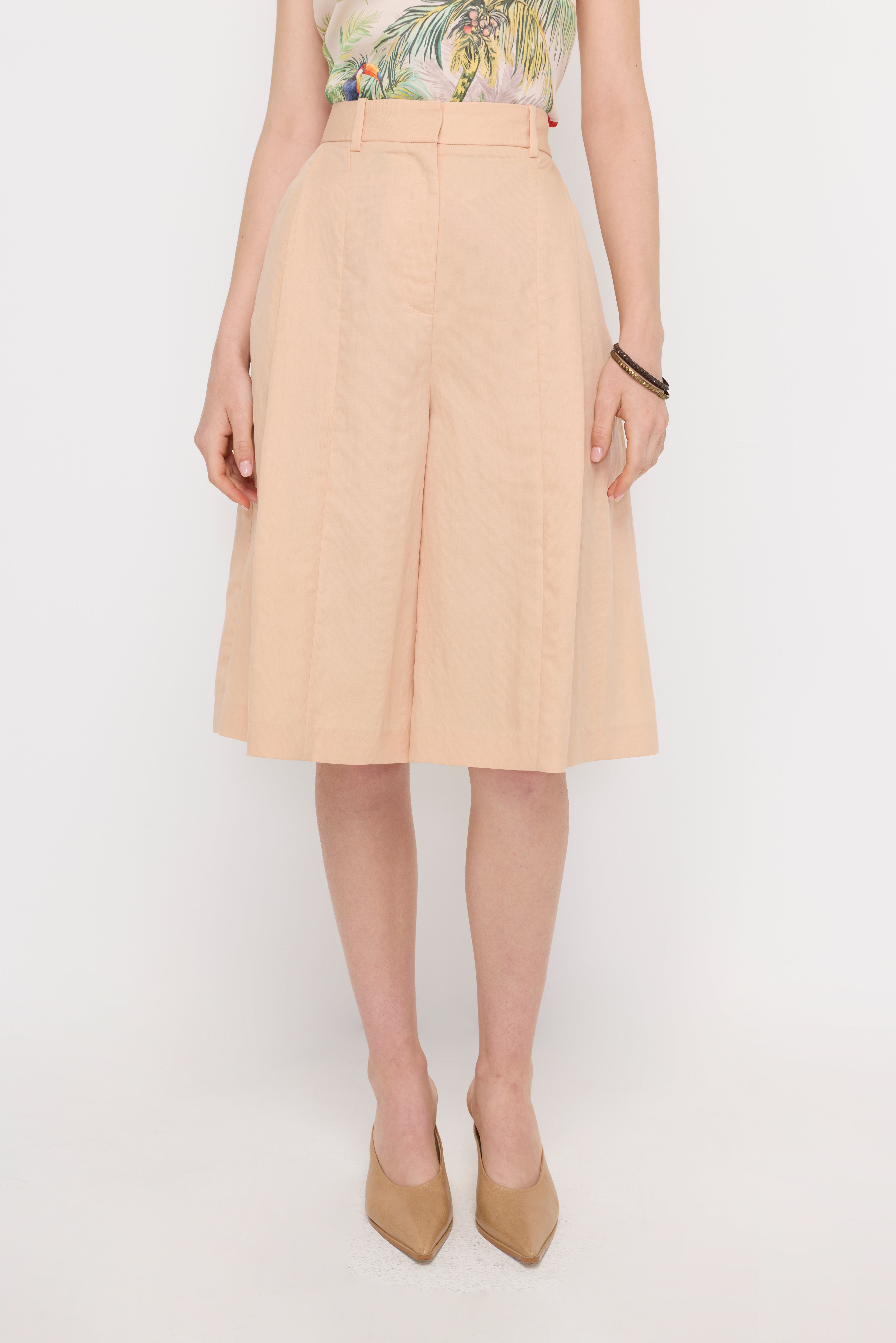 TAILORED PLEATED BERMUDA SHORTS