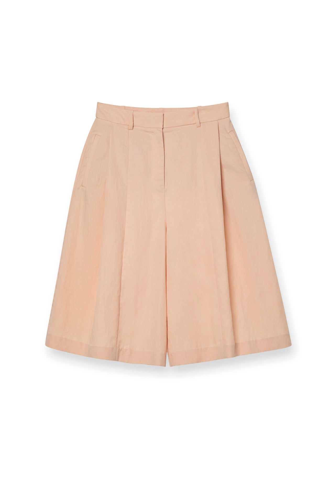 TAILORED PLEATED BERMUDA SHORTS