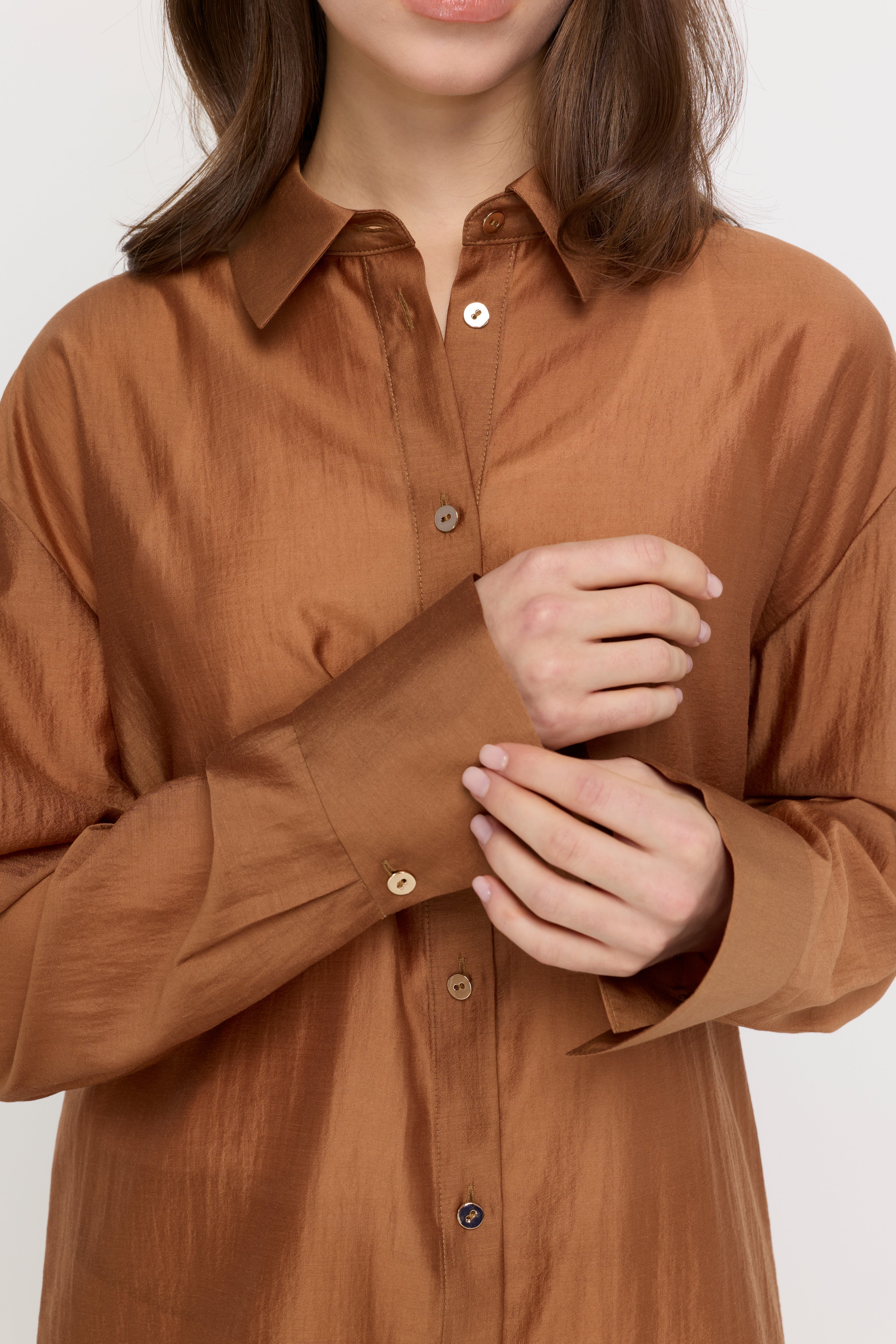 CLASSIC RELAXED FIT SHIRT