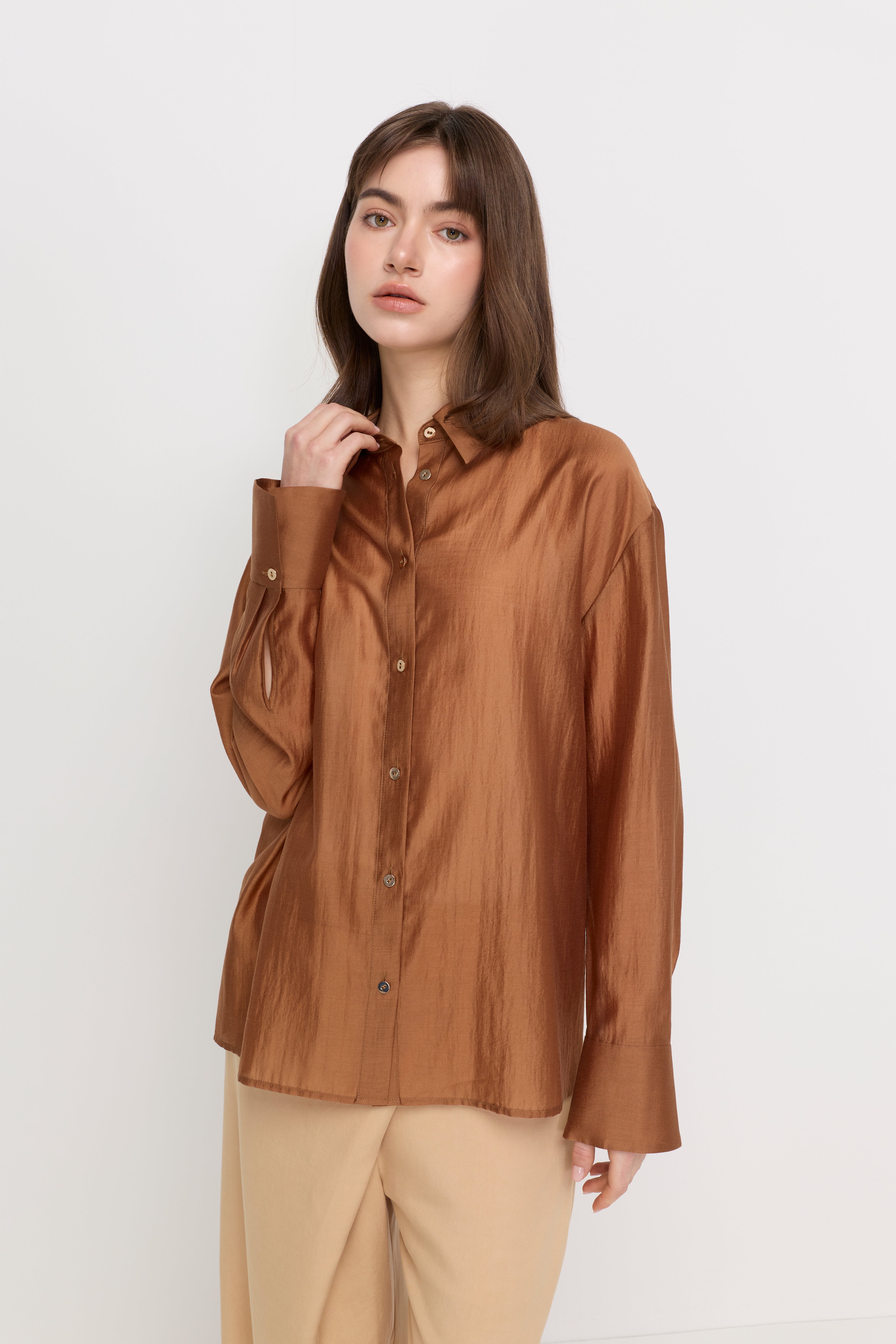 CLASSIC RELAXED FIT SHIRT