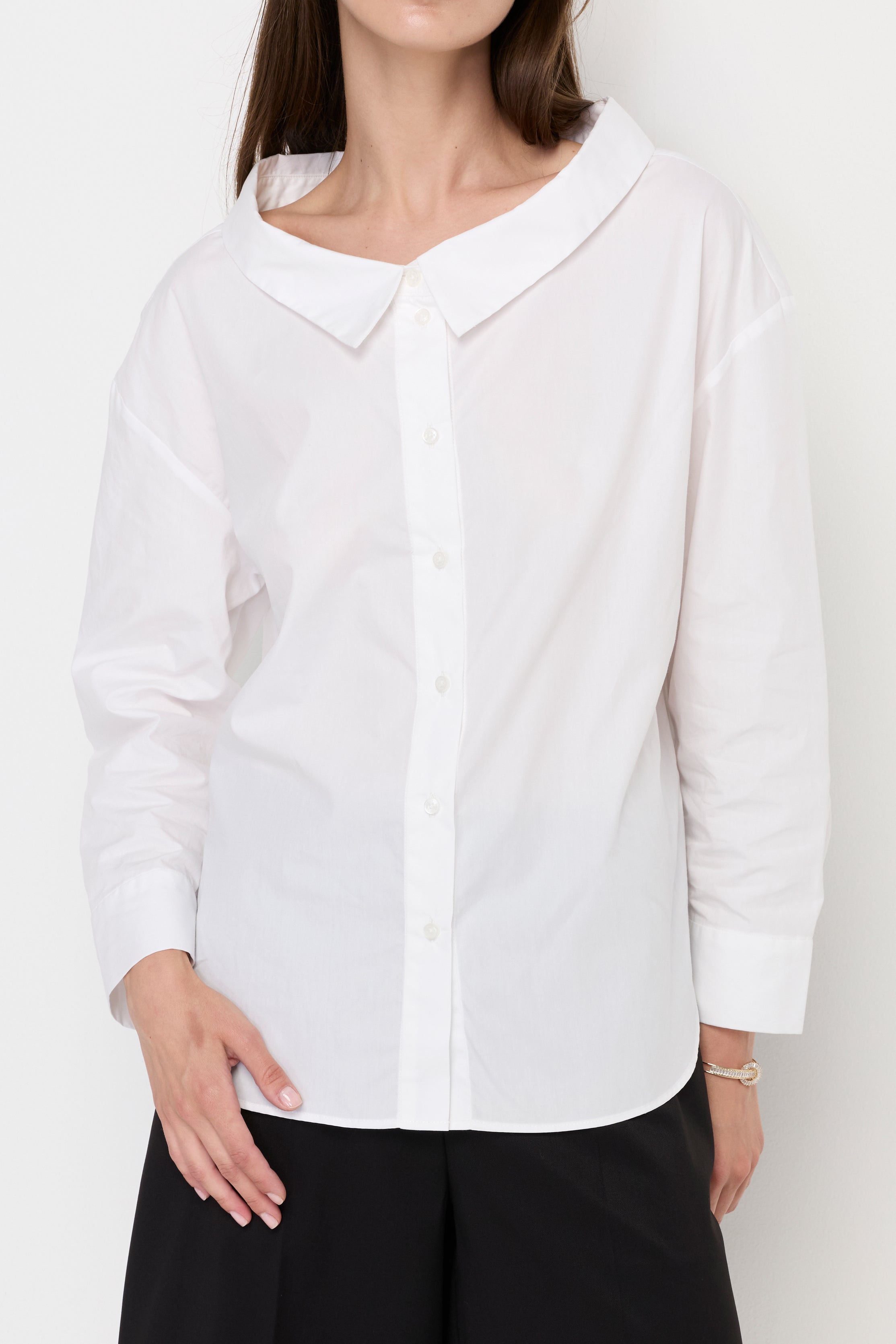 SOFT SCULPT OVERSIZED COLLAR SHIRT
