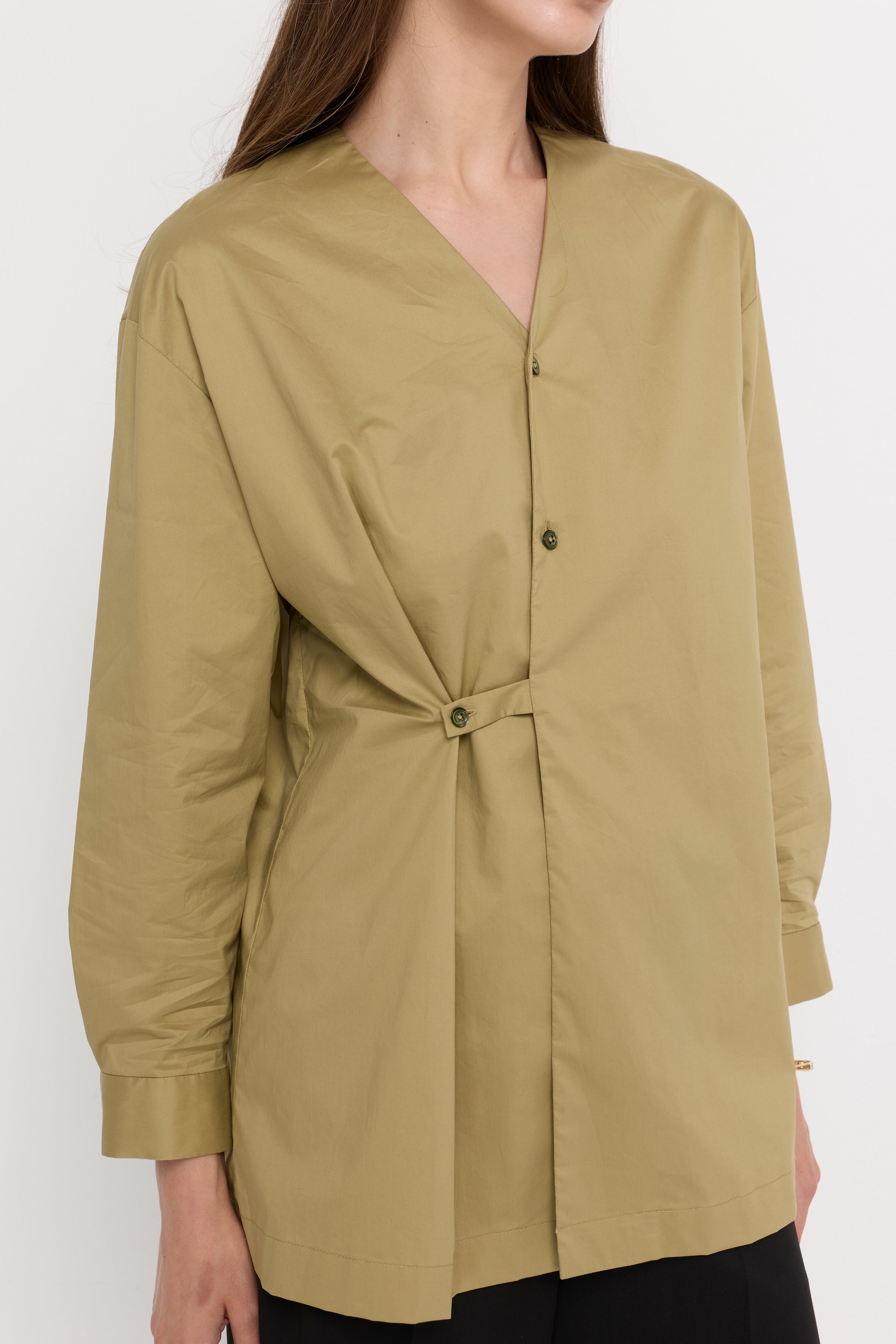 ASYMMETRIC WAIST-TUCK BLOUSE