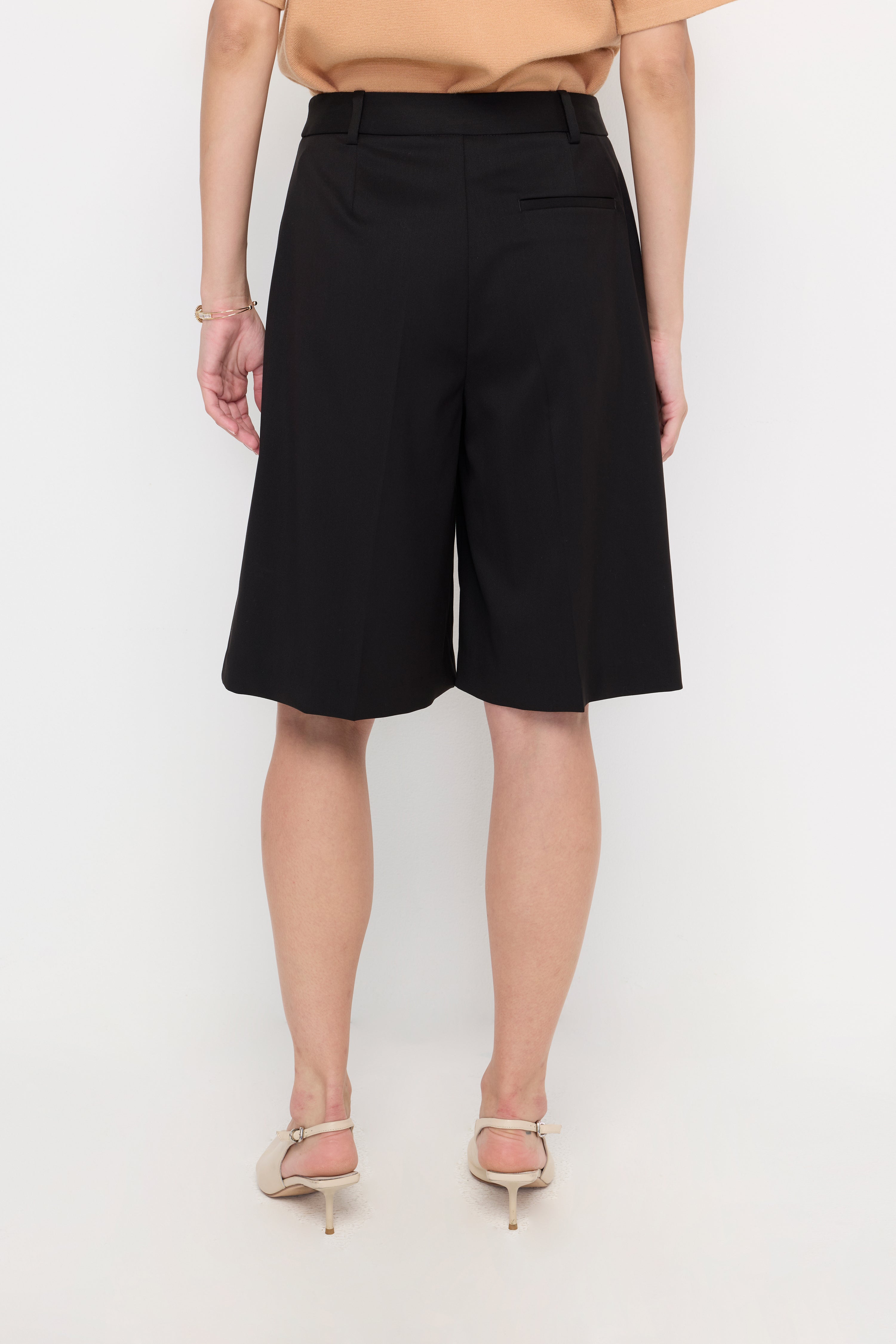 TAILORED BERMUDA SHORTS