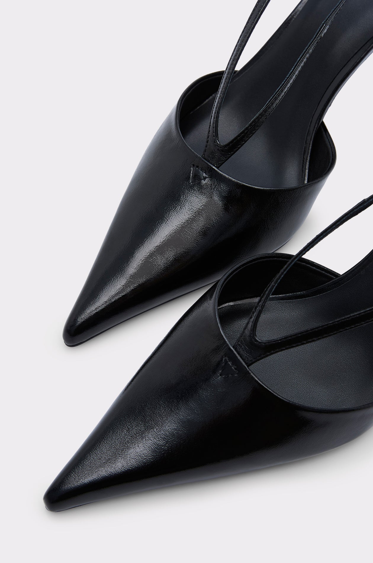 POINTED TOE SLINGBACK HEELS