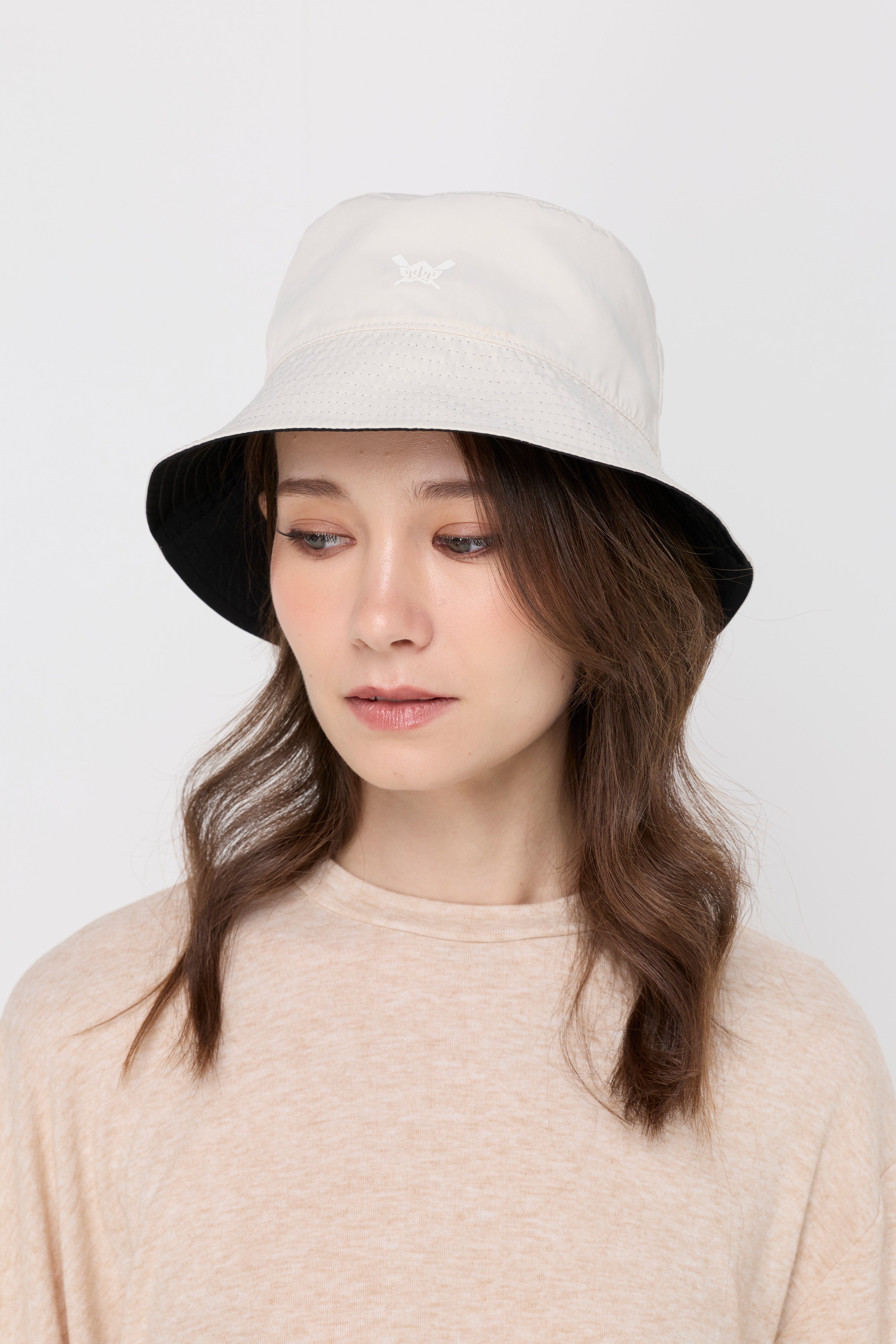 REVERSIBLE EMBROIDERED BUCKET HAT