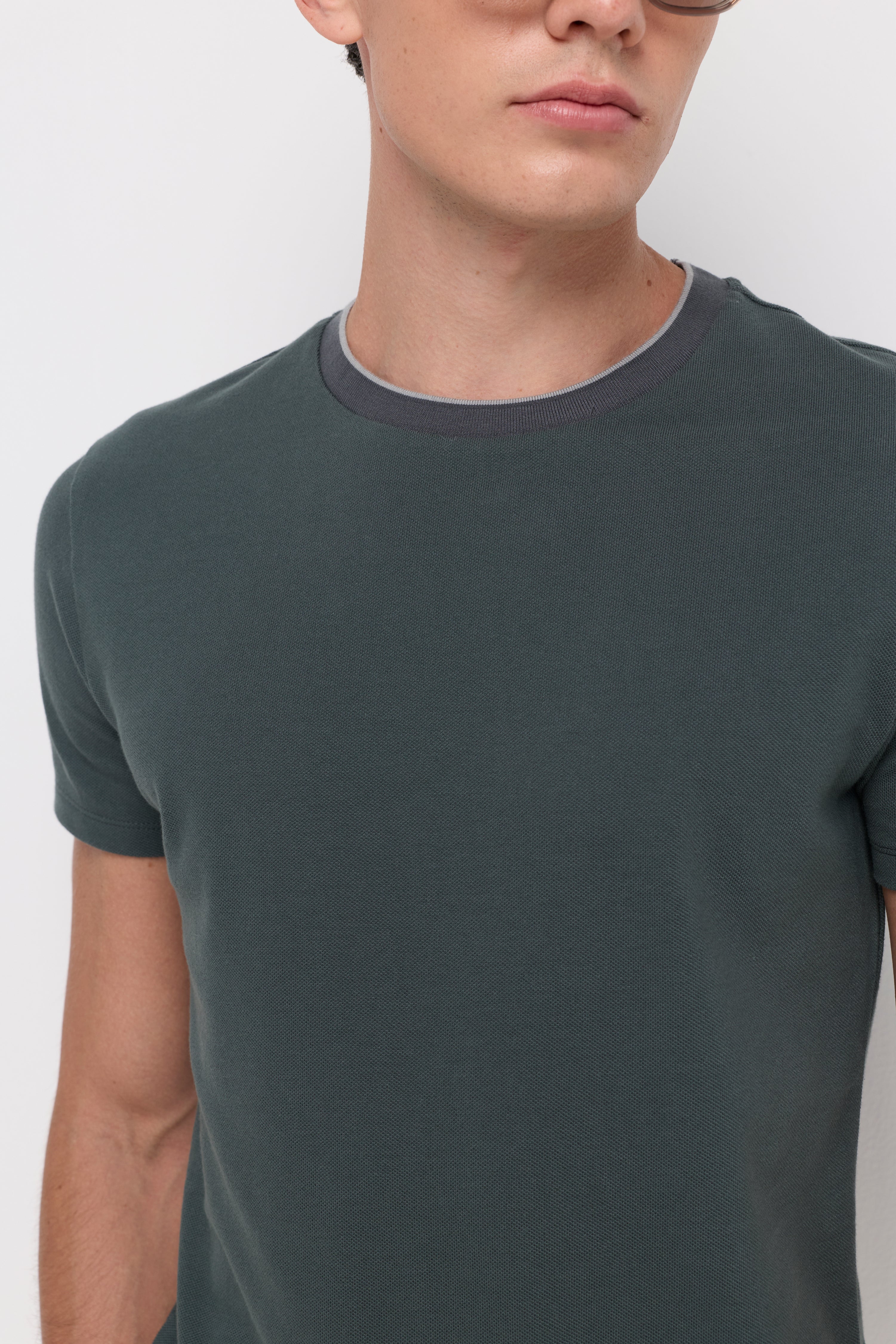 PIQUE SHORT SLEEVE ROUND NECK T-SHIRT
