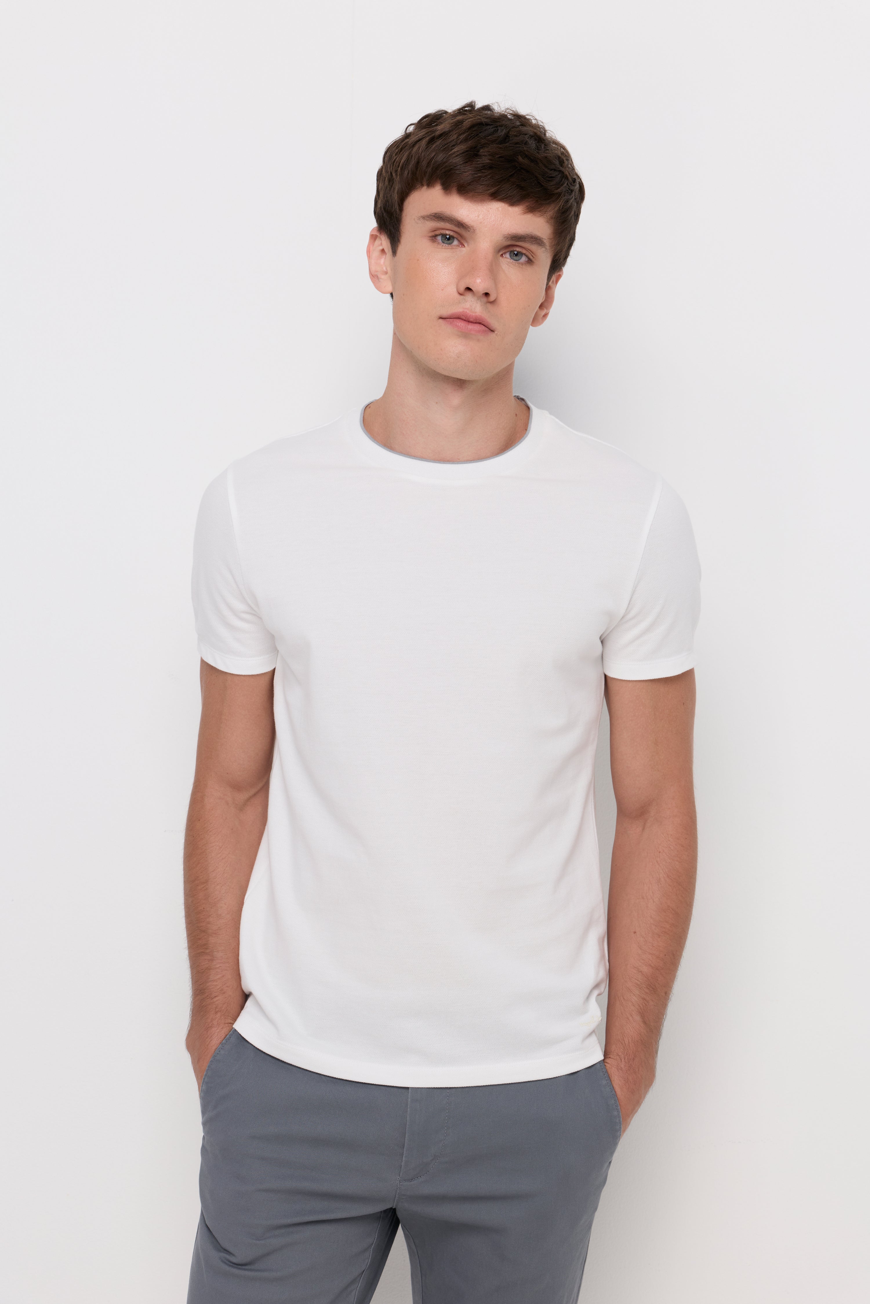 PIQUE SHORT SLEEVE ROUND NECK T-SHIRT