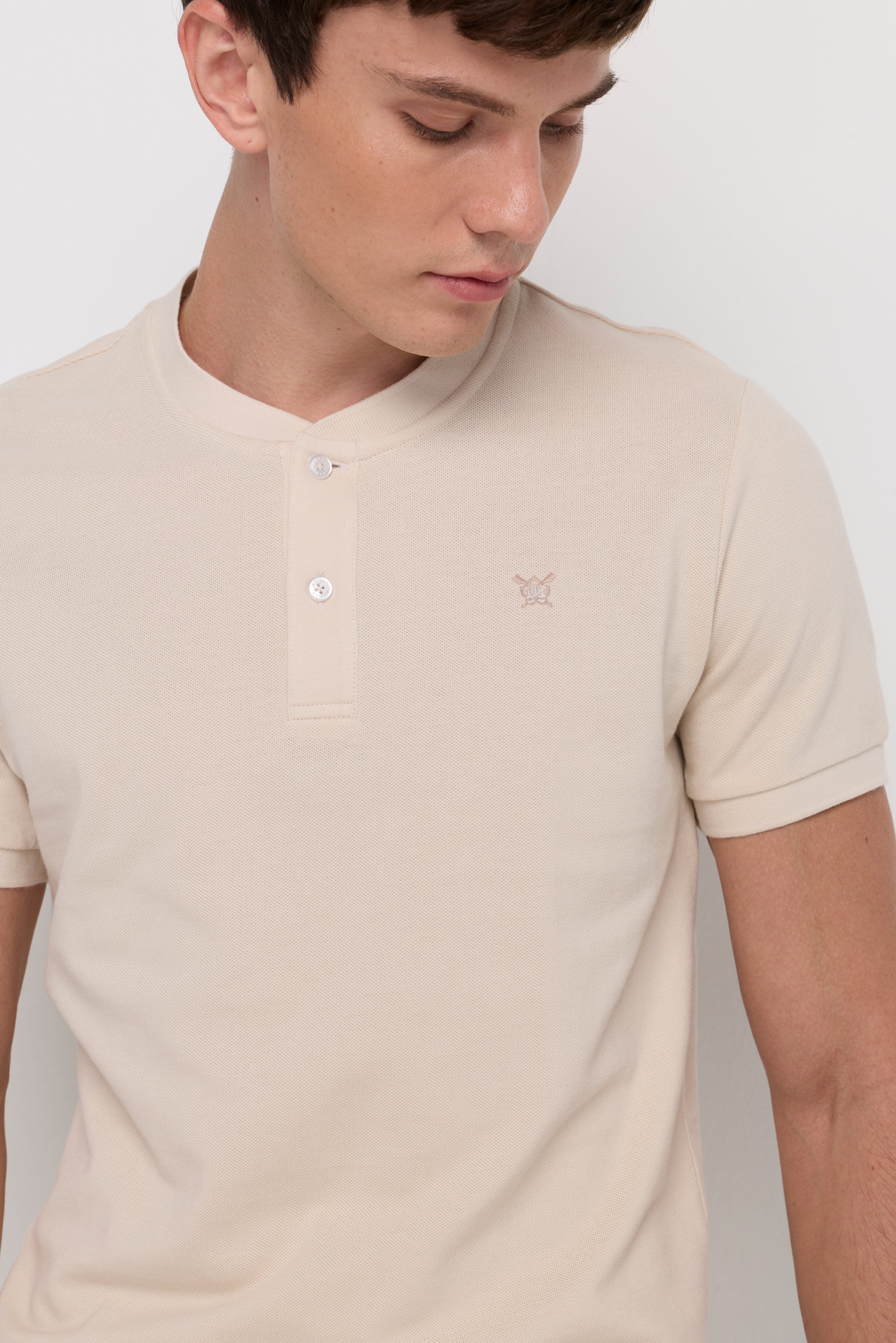 TEXTURED HENLEY KNIT T-SHIRT