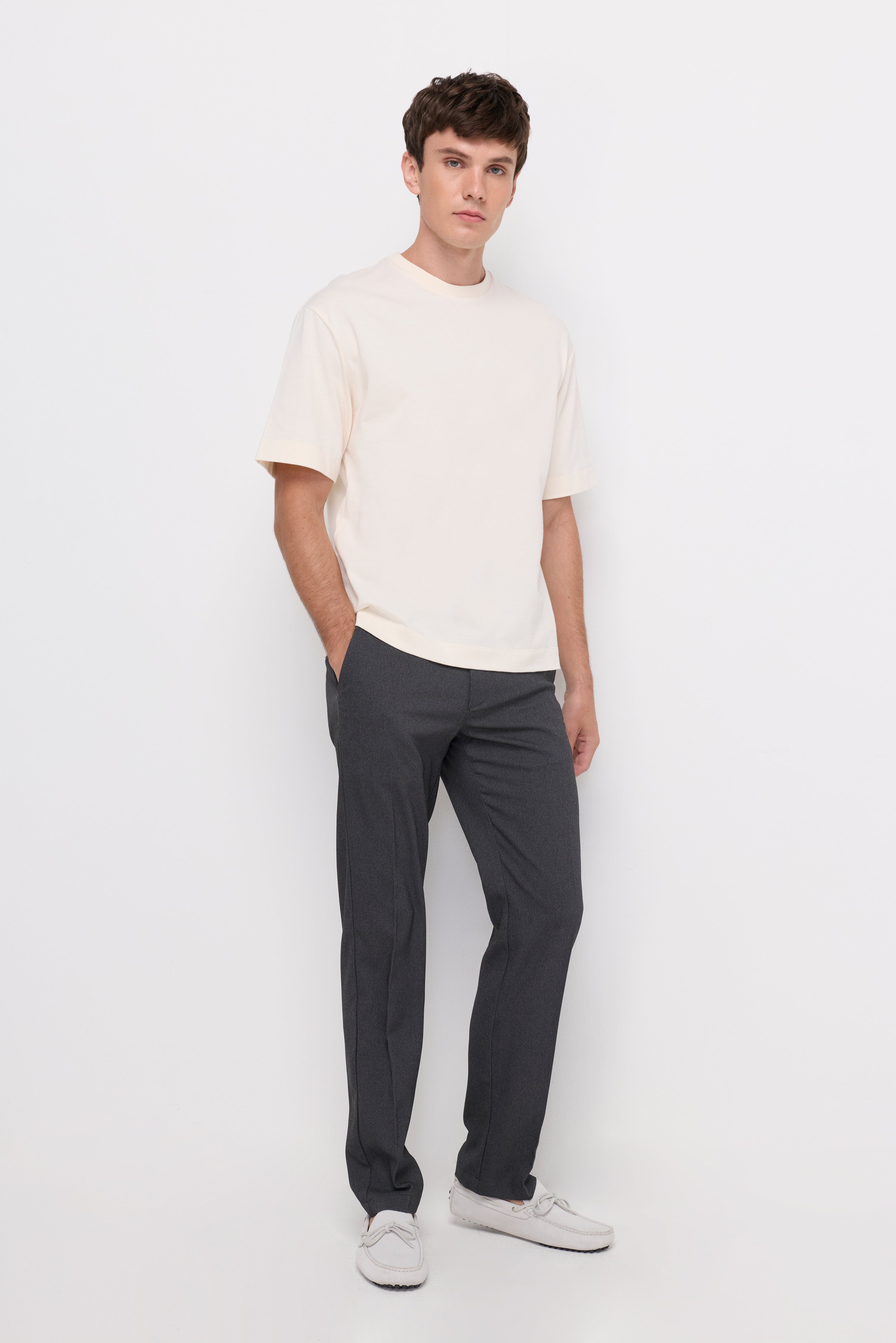 PREMIUM ESSENTIAL CREW NECK T-SHIRT