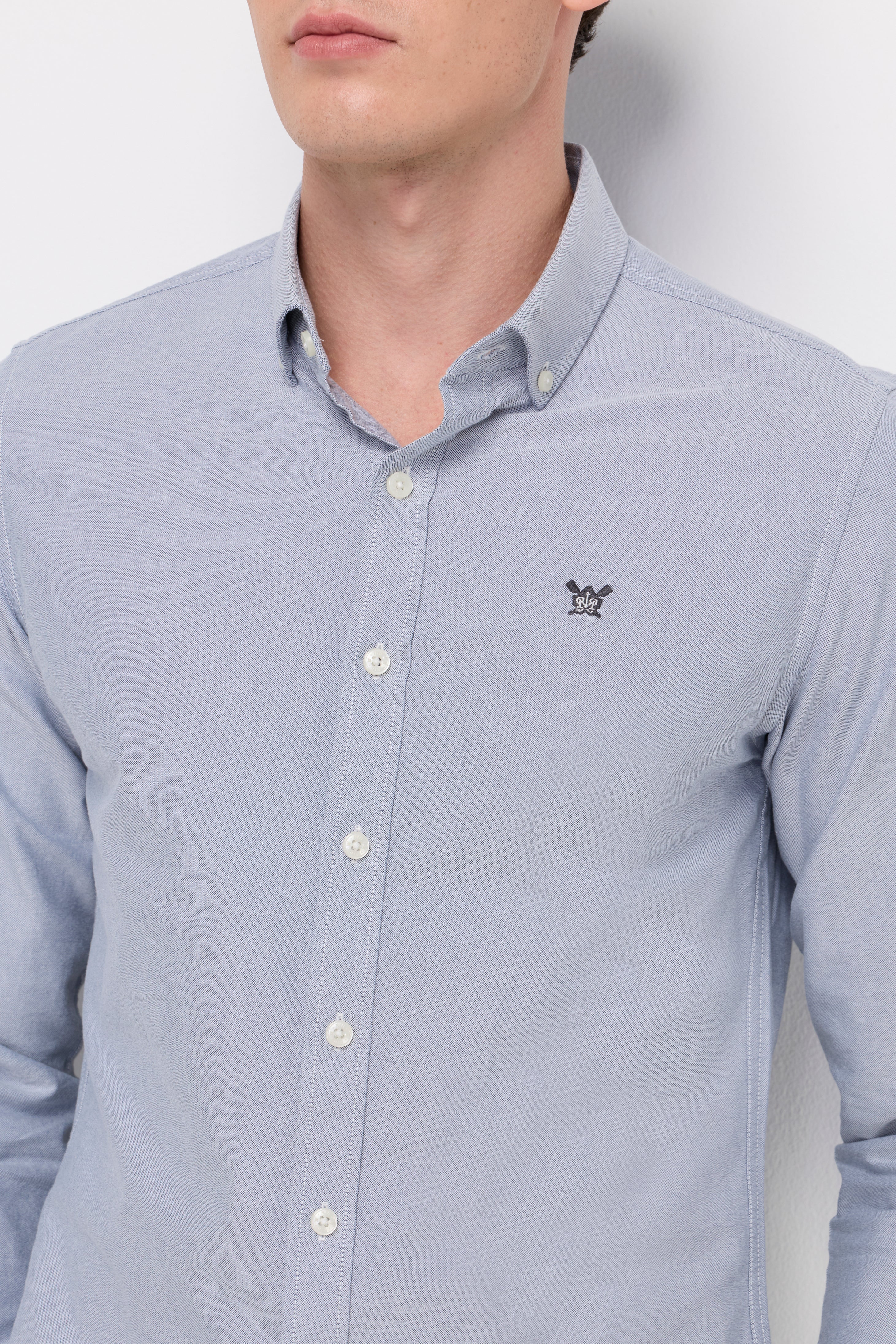 SIGNATURE OXFORD BUTTON-DOWN SHIRT