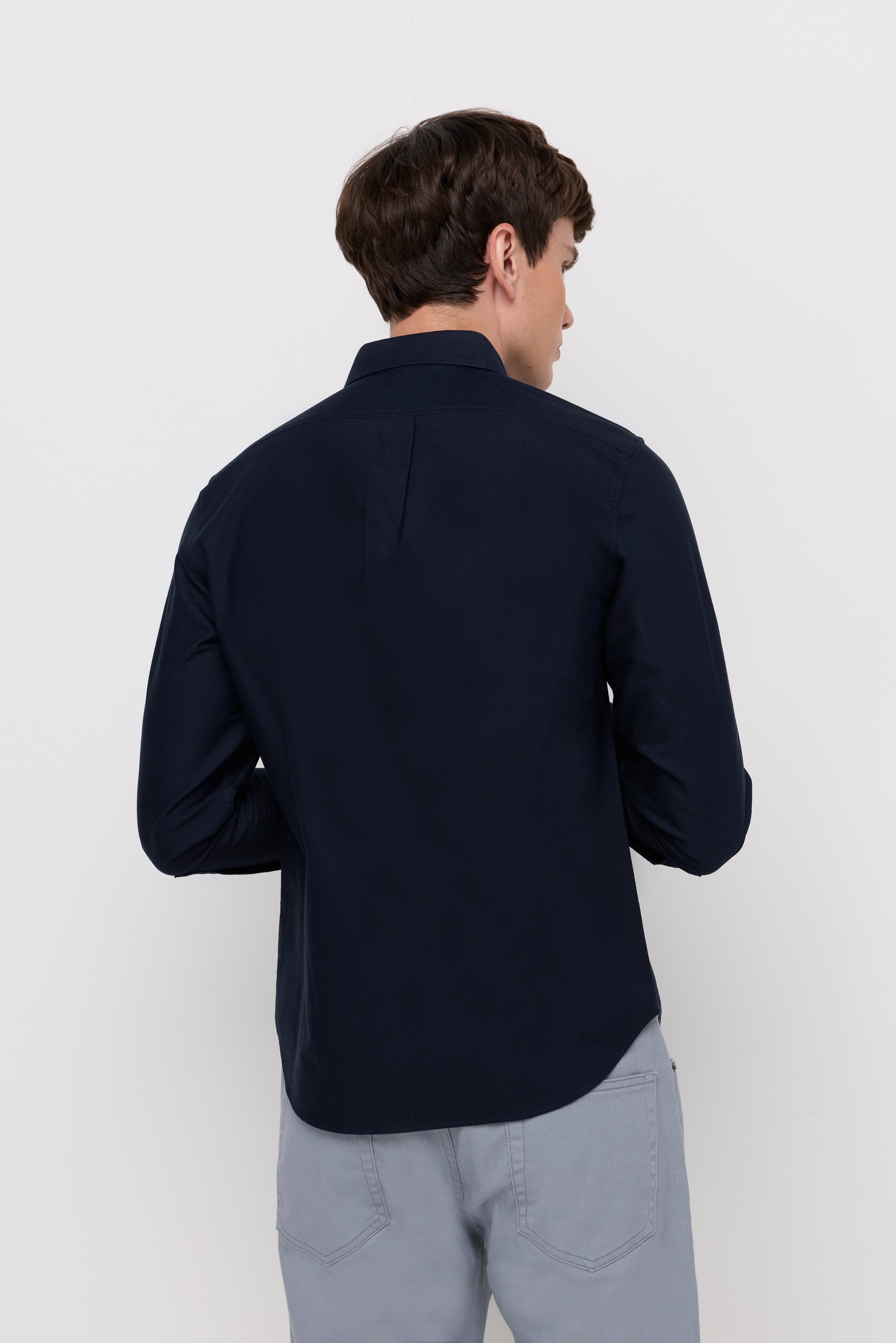 SIGNATURE OXFORD BUTTON-DOWN SHIRT