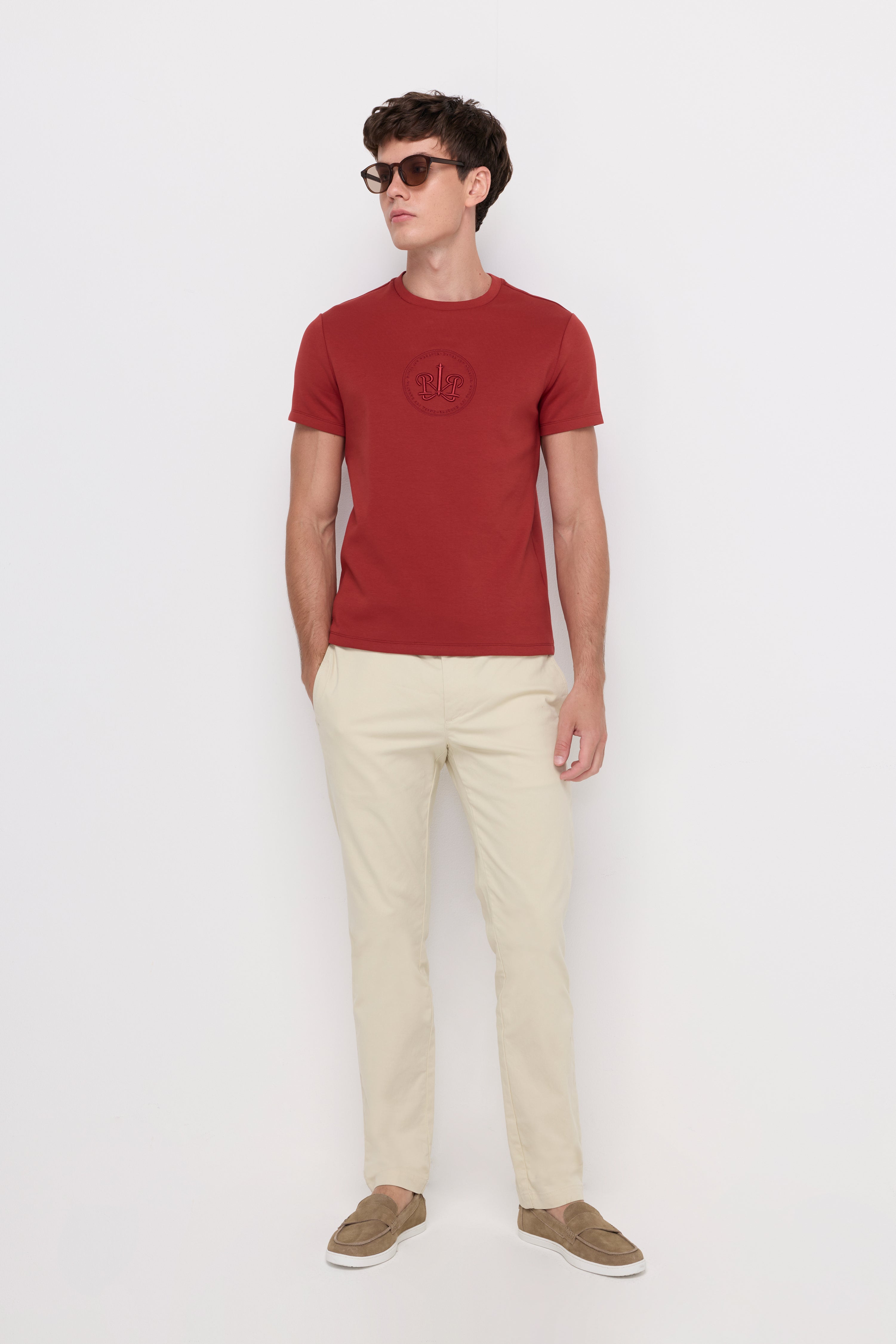 EMBROIDERED CREST T-SHIRT