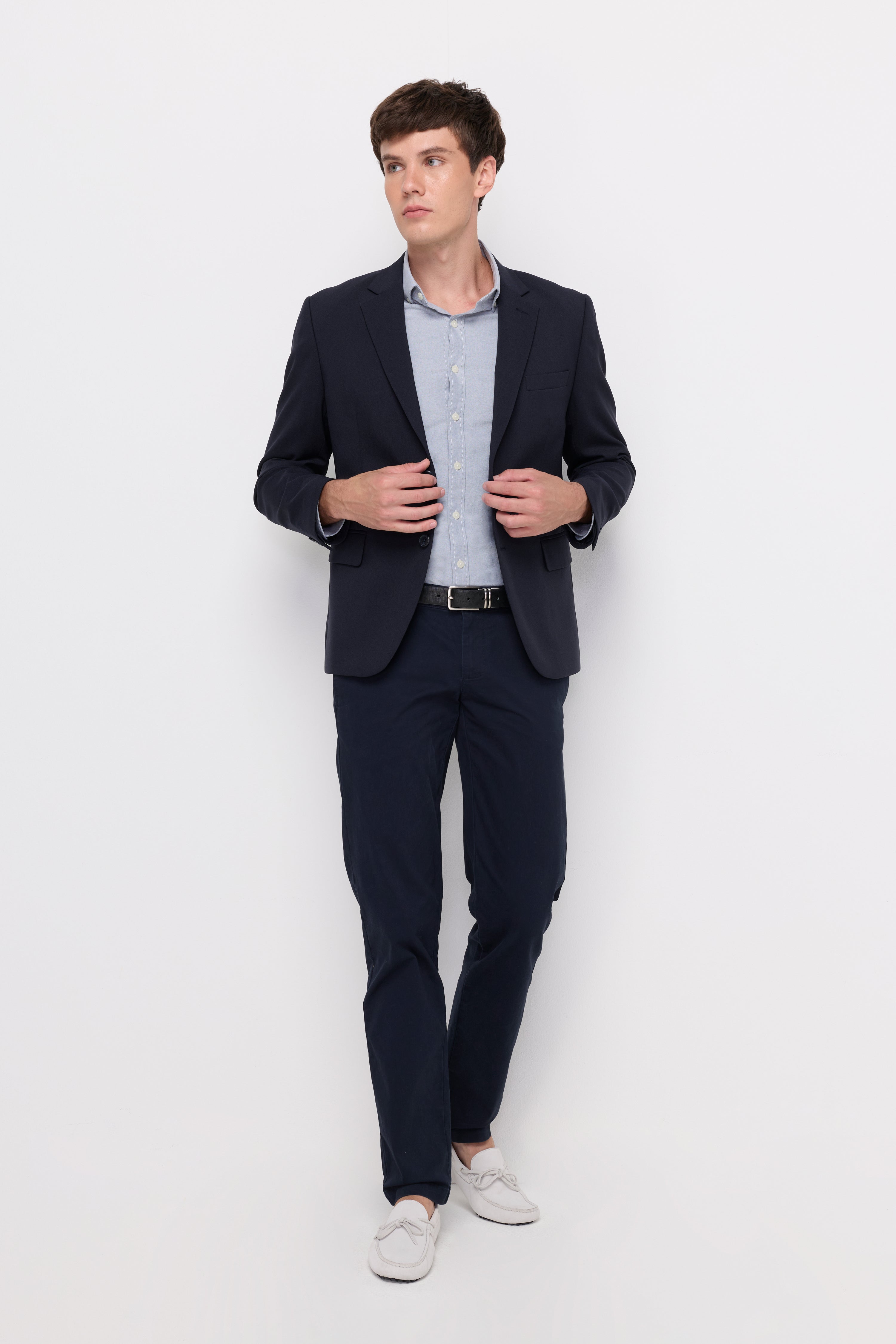 CLASSIC TAILORED NAVY BLAZER