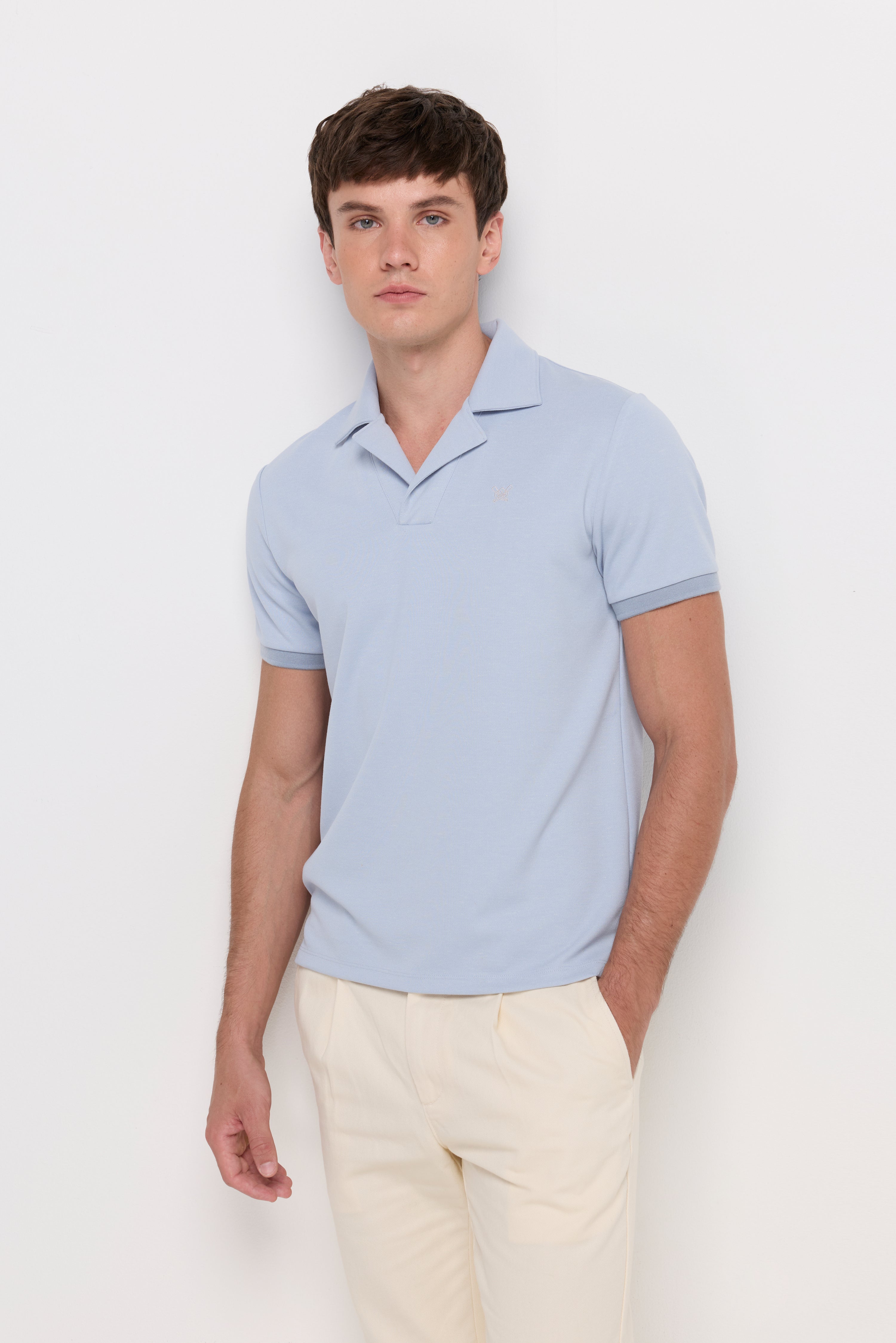 TEXTURED OPEN COLLAR POLO