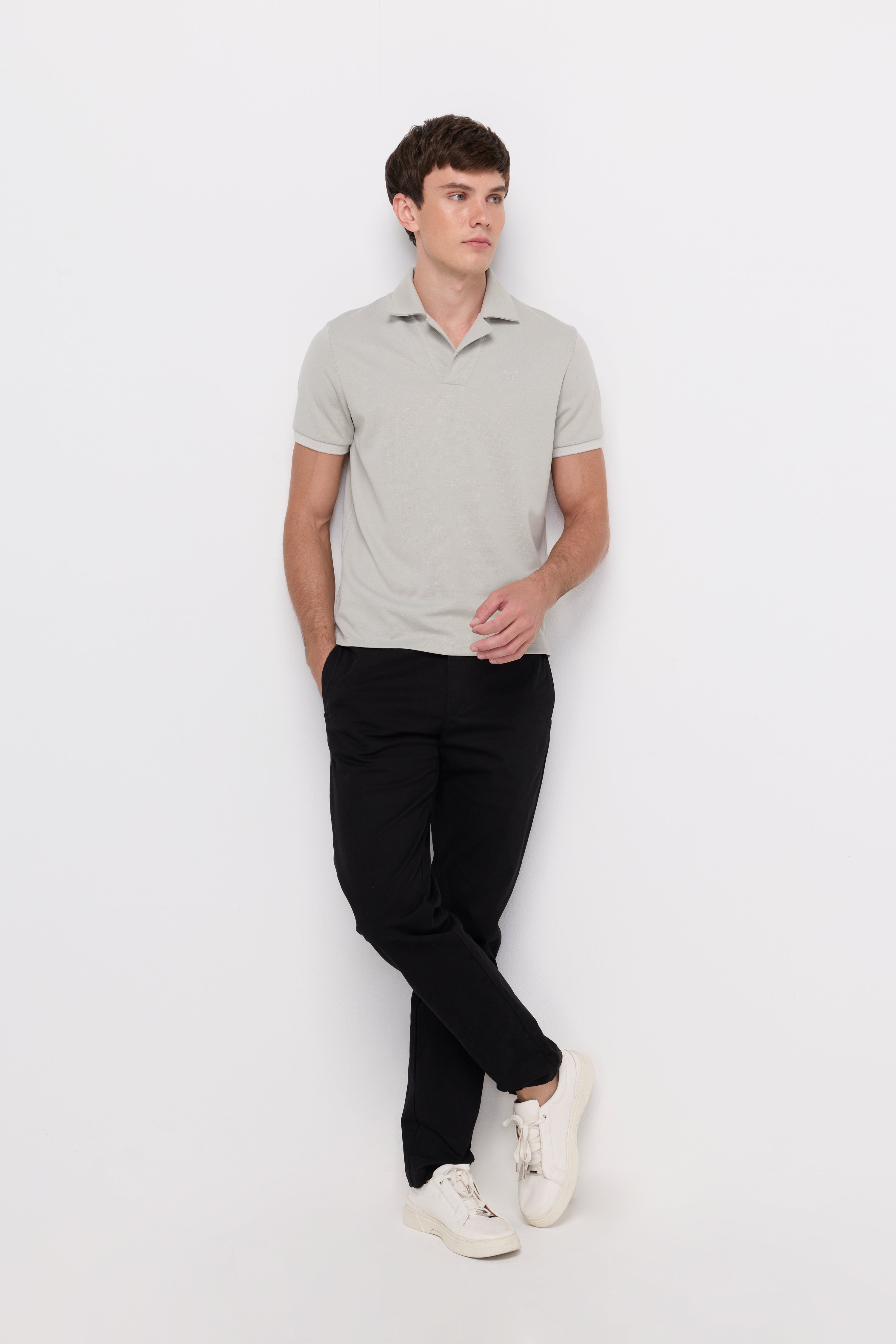 TEXTURED OPEN COLLAR POLO