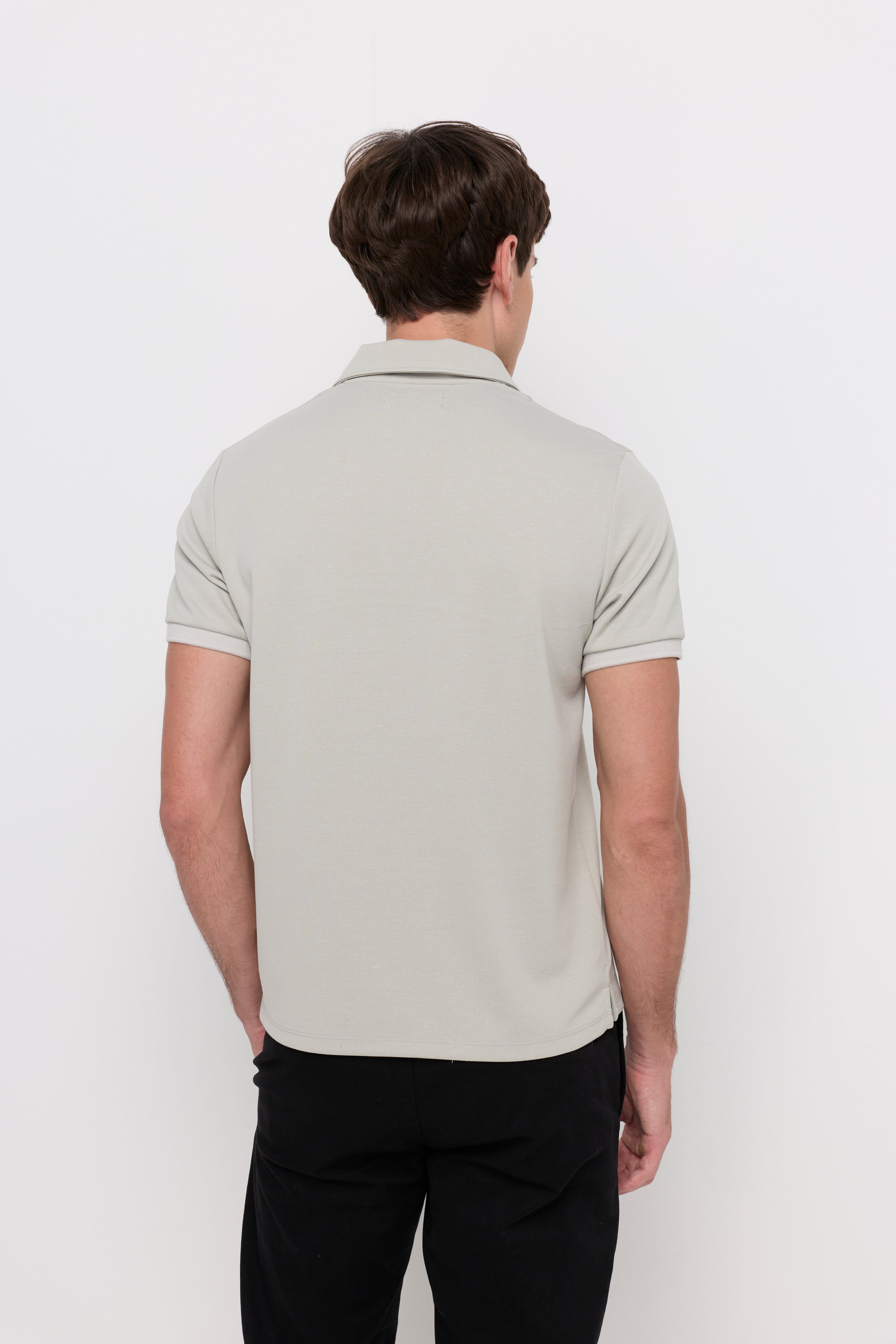 TEXTURED OPEN COLLAR POLO