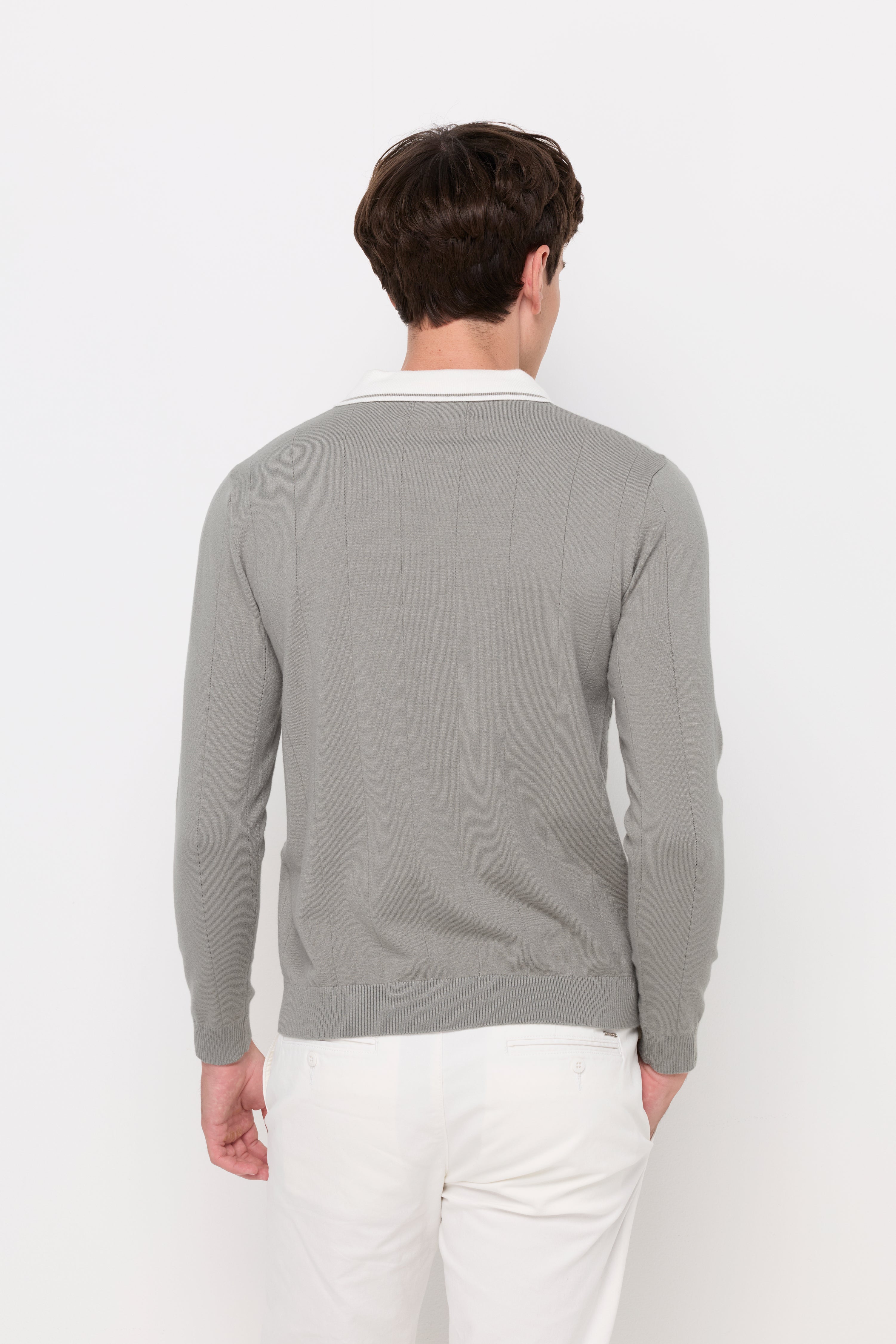 LAYERED COLLAR KNIT SWEATER