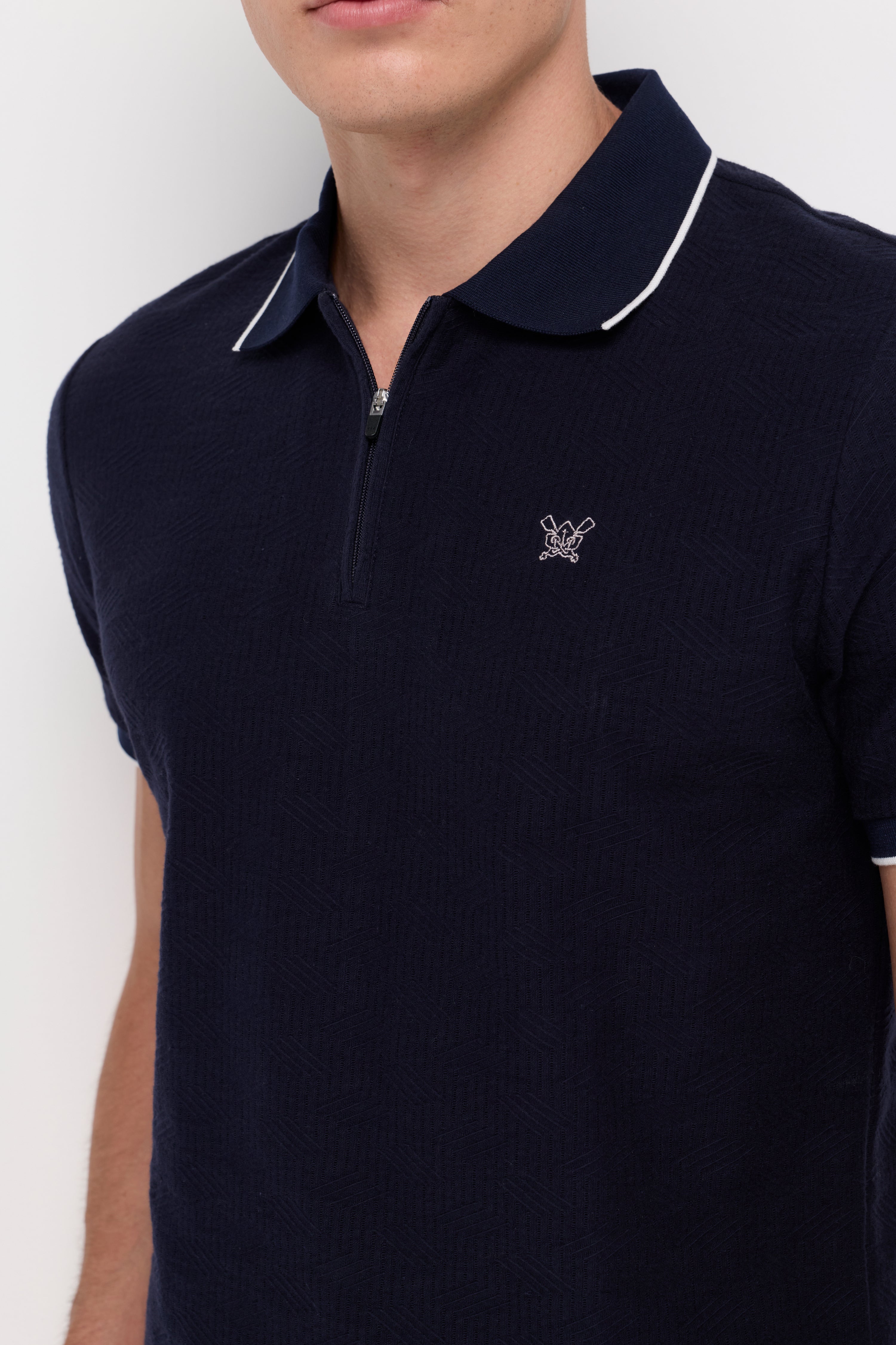 CONTRAST TRIM ZIP POLO