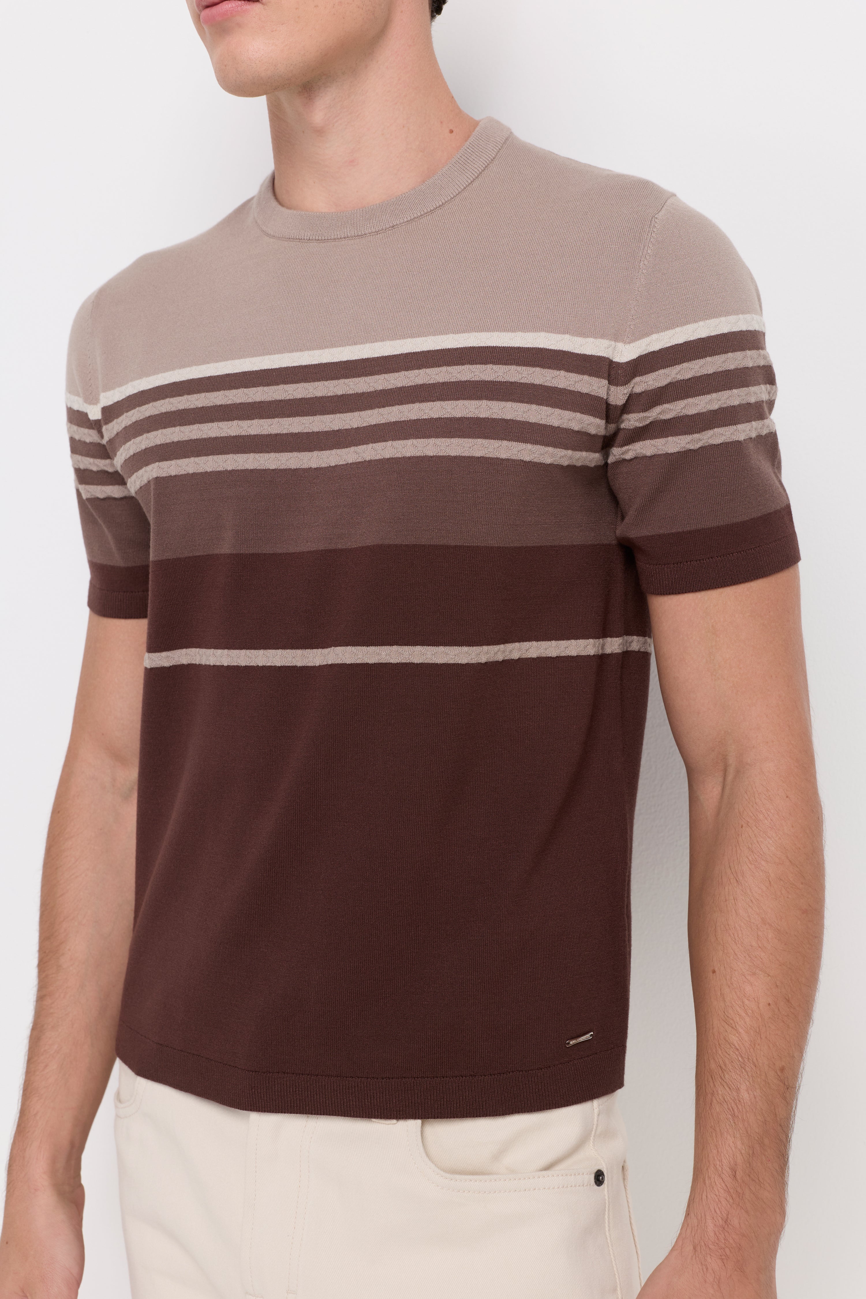 GRADIENT STRIPE KNIT T-SHIRT