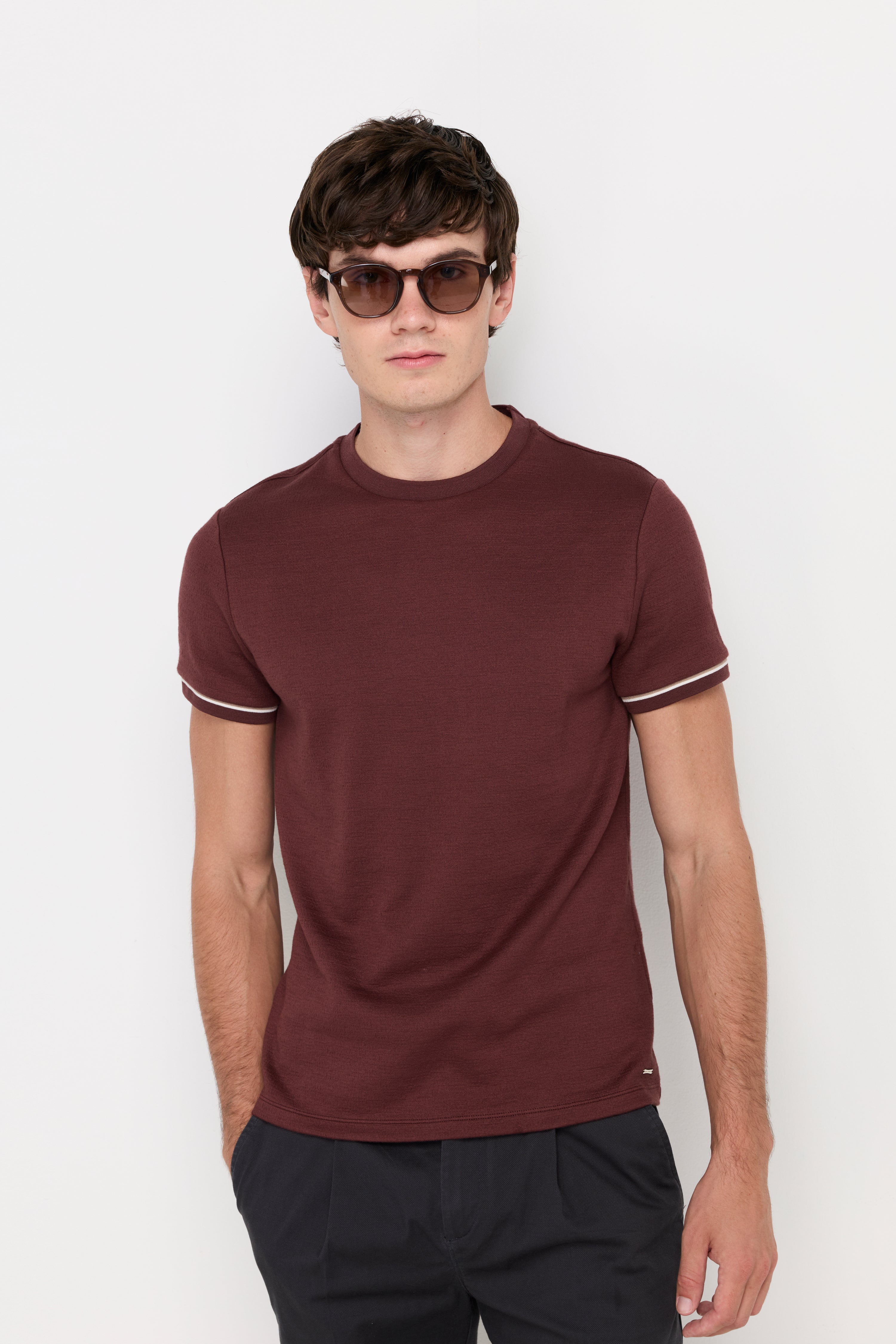 CONTRAST TRIM KNIT TEE