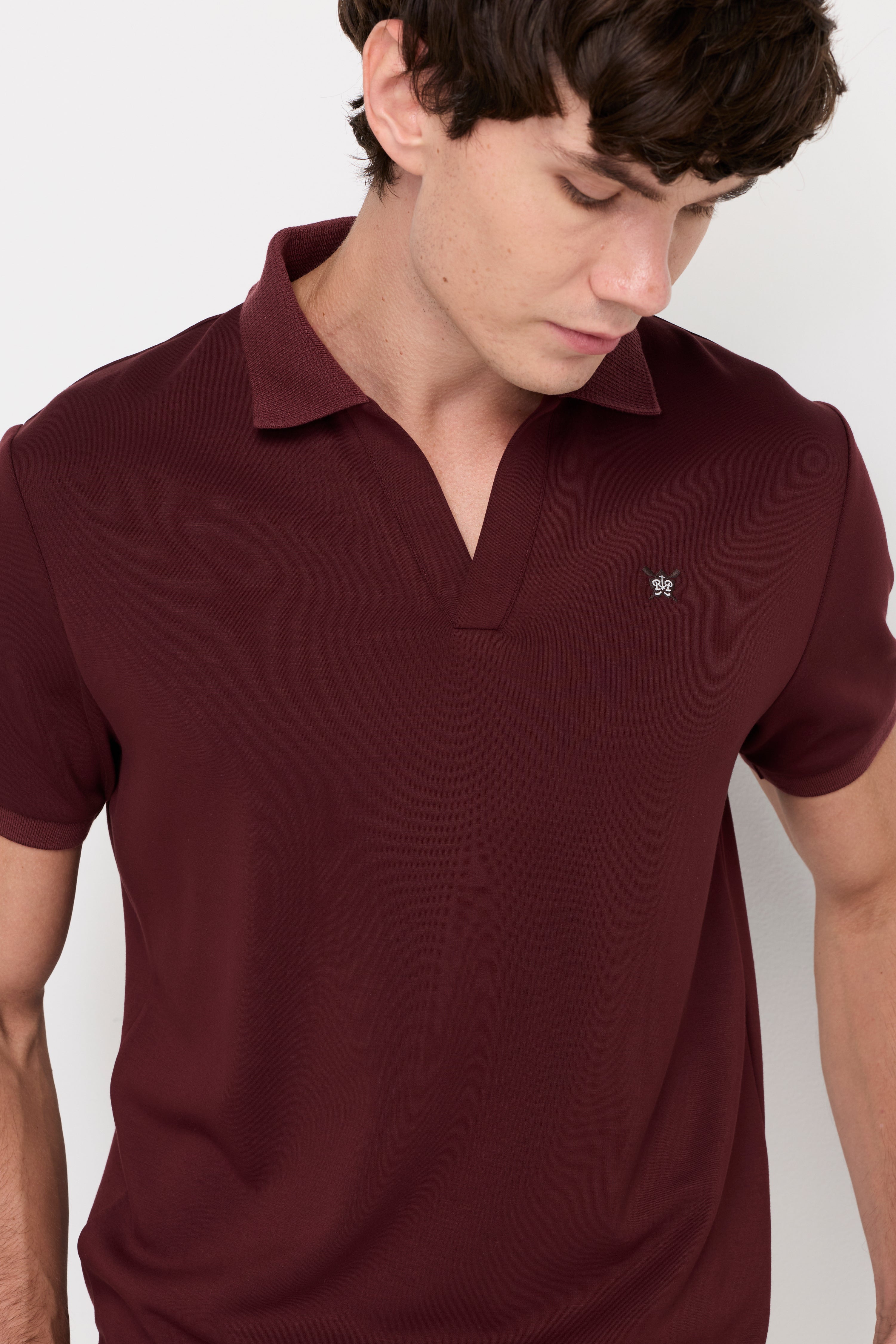 ESSENTIAL TEXTURED KNIT POLO