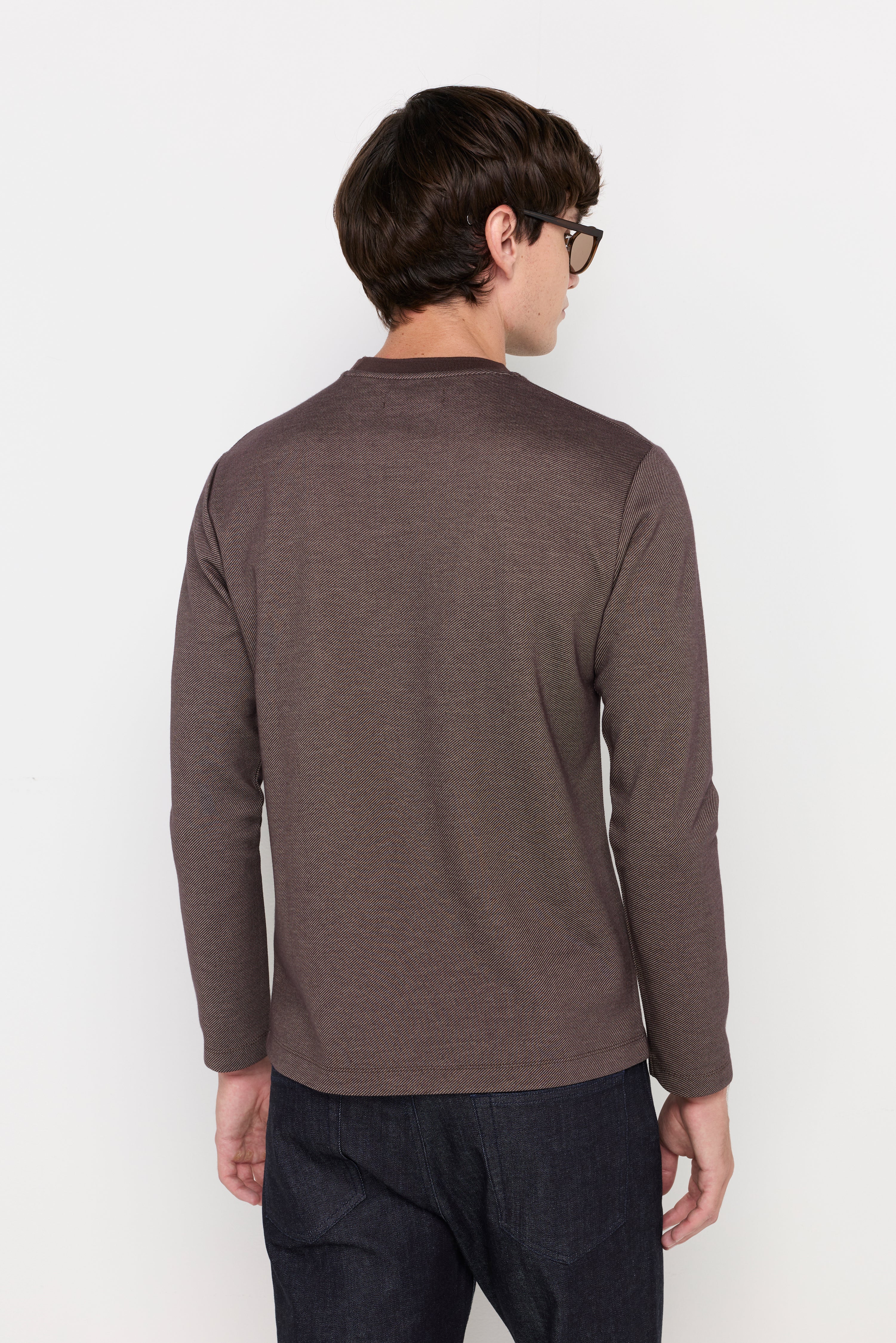 MICRO-TEXTURED KNIT CREW NECK TOP