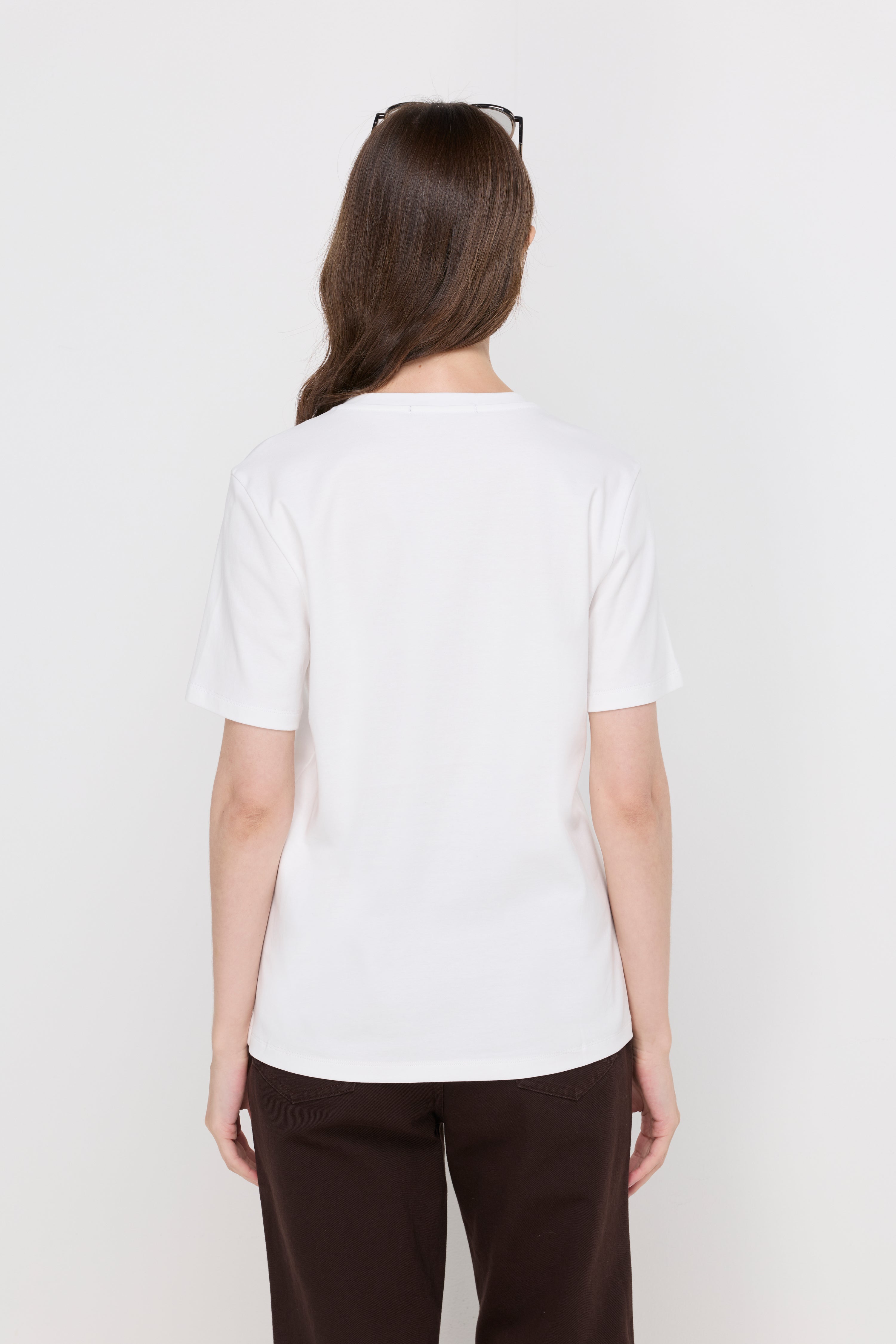 SERENA V-NECK ESSENTIAL TEE