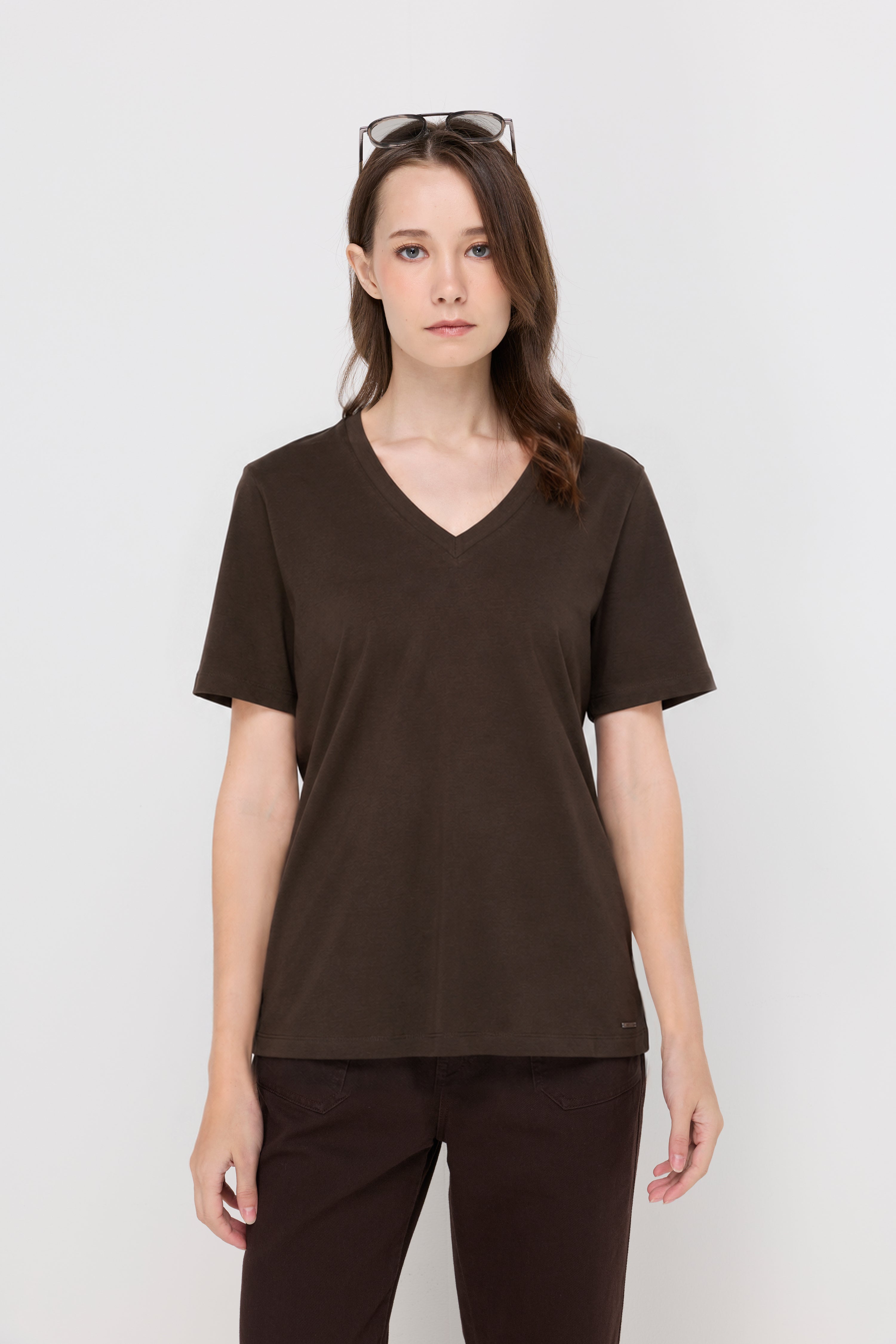 SERENA V-NECK ESSENTIAL TEE