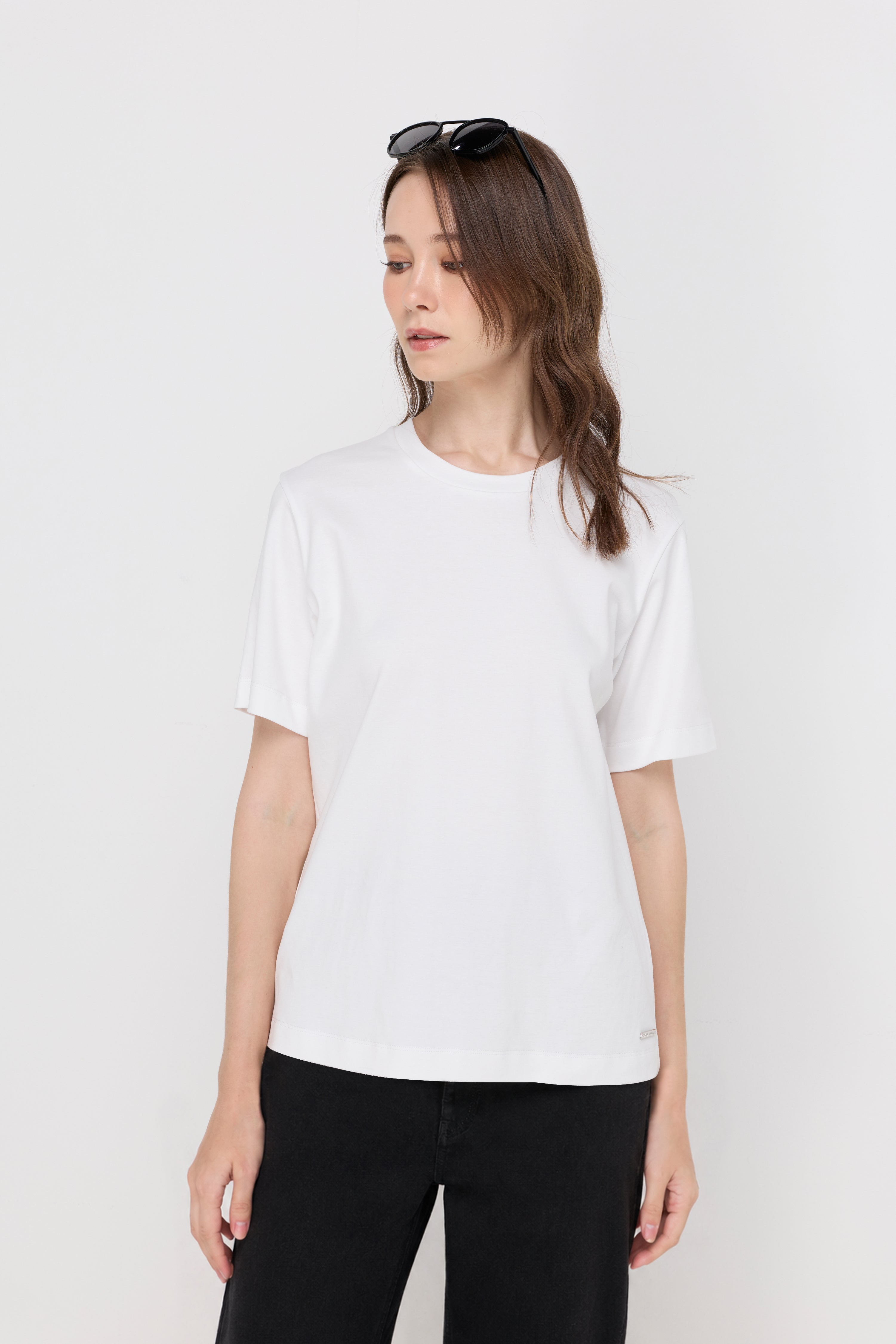 AMELIA ESSENTIAL CREWNECK TEE