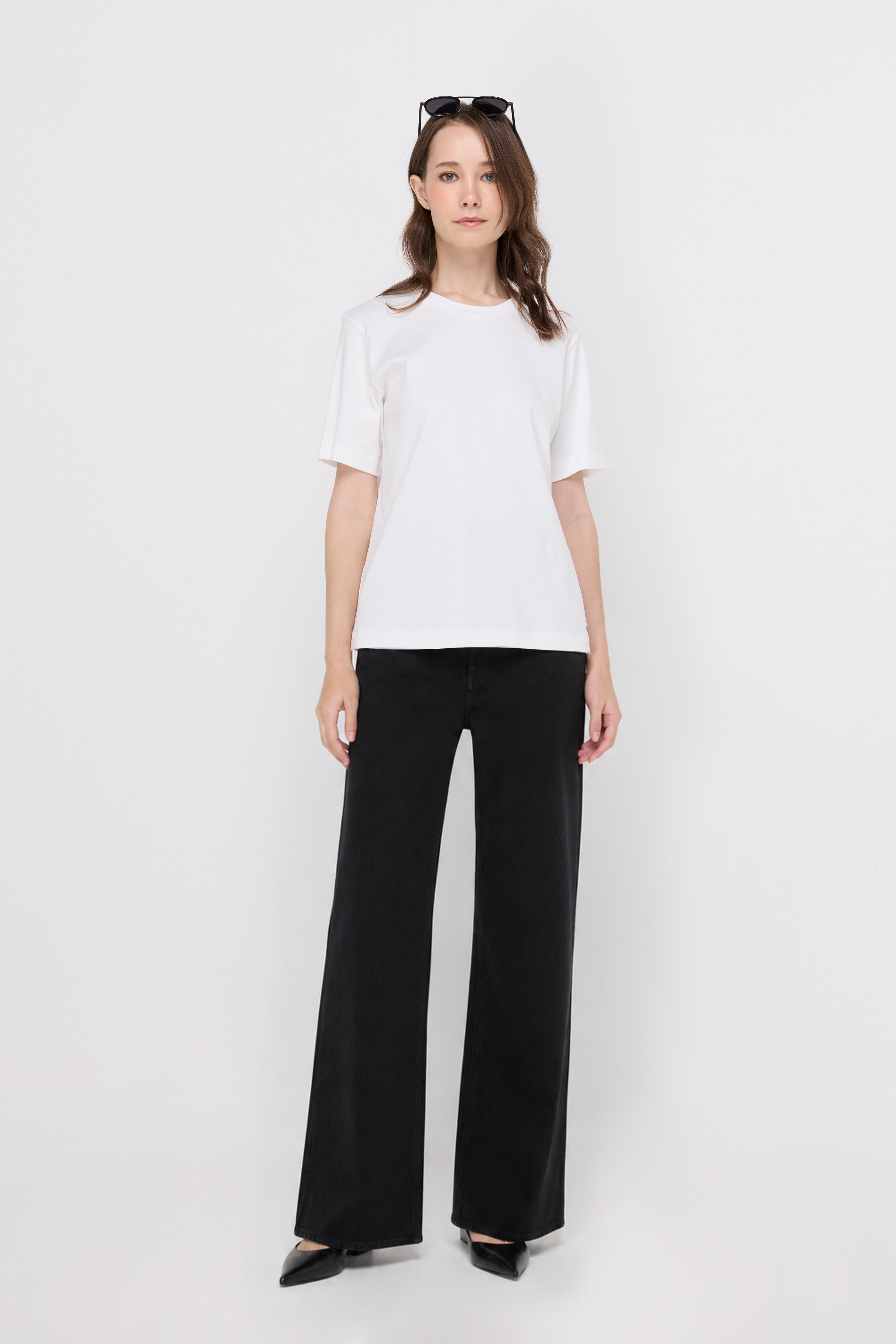AMELIA ESSENTIAL CREWNECK TEE