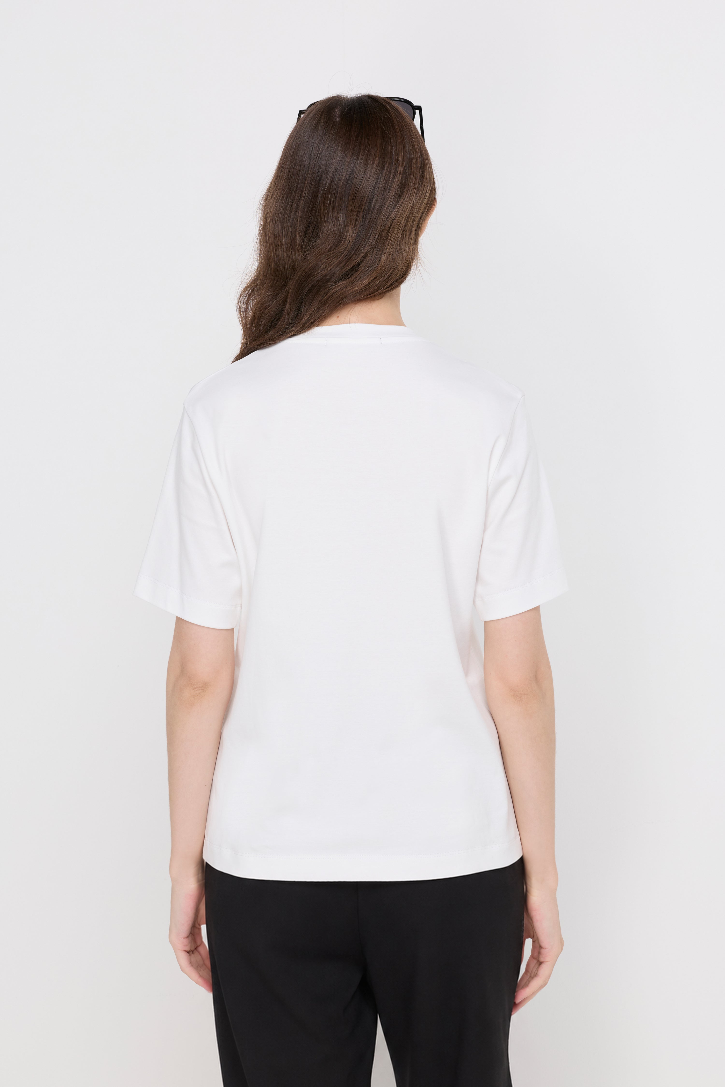 AMELIA ESSENTIAL CREWNECK TEE