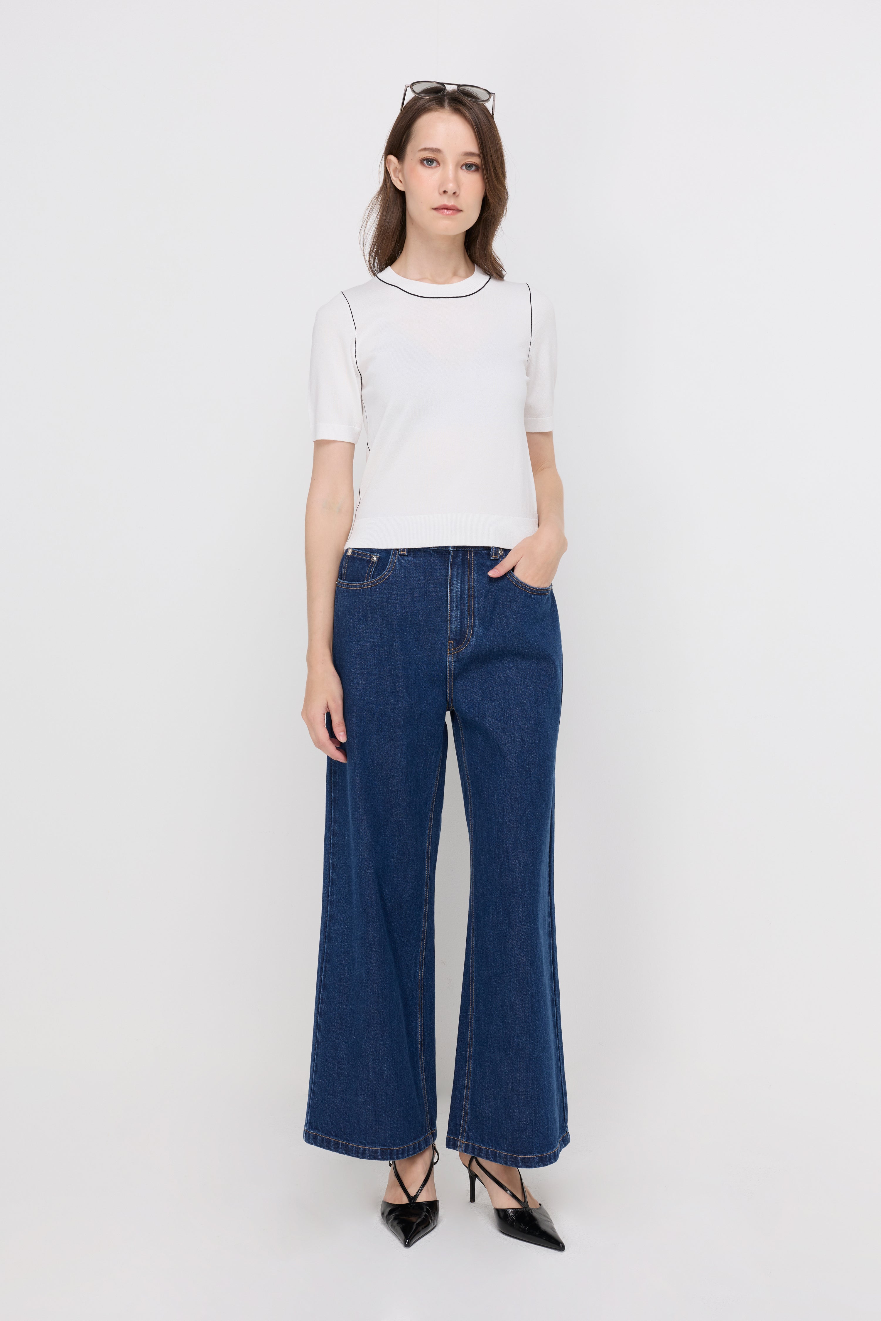 CONTRAST TRIM KNIT TOP