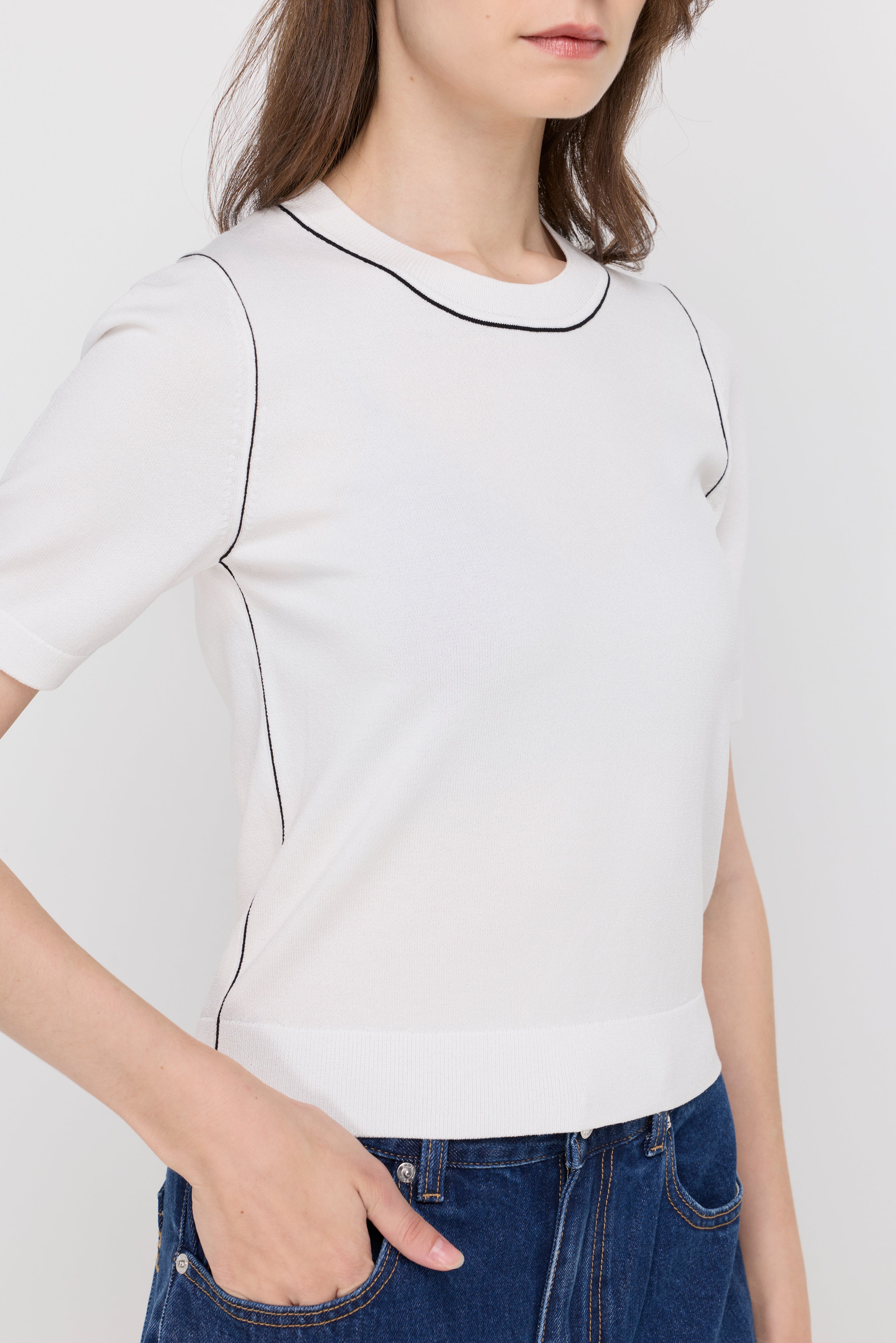 CONTRAST TRIM KNIT TOP