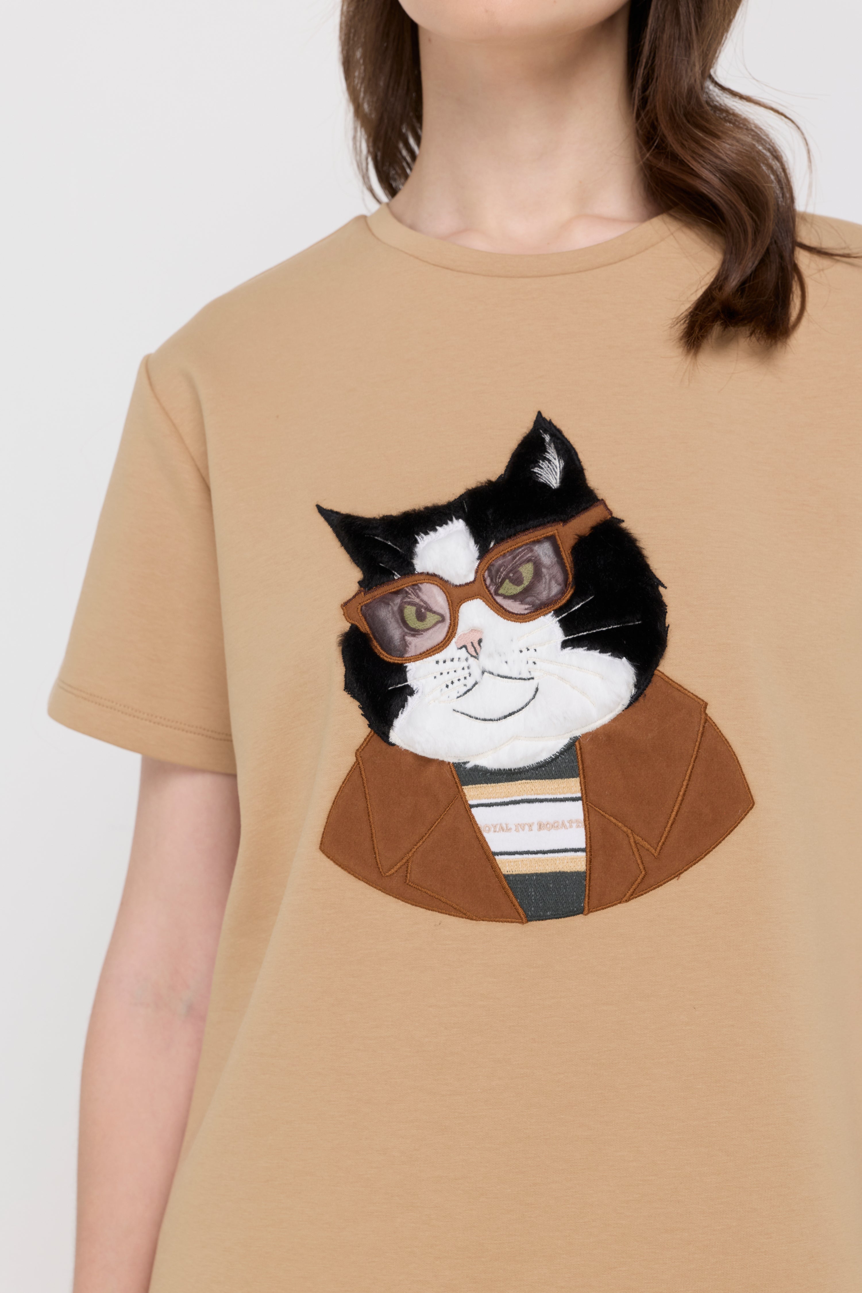 SMART CAT GRAPHIC T-SHIRT