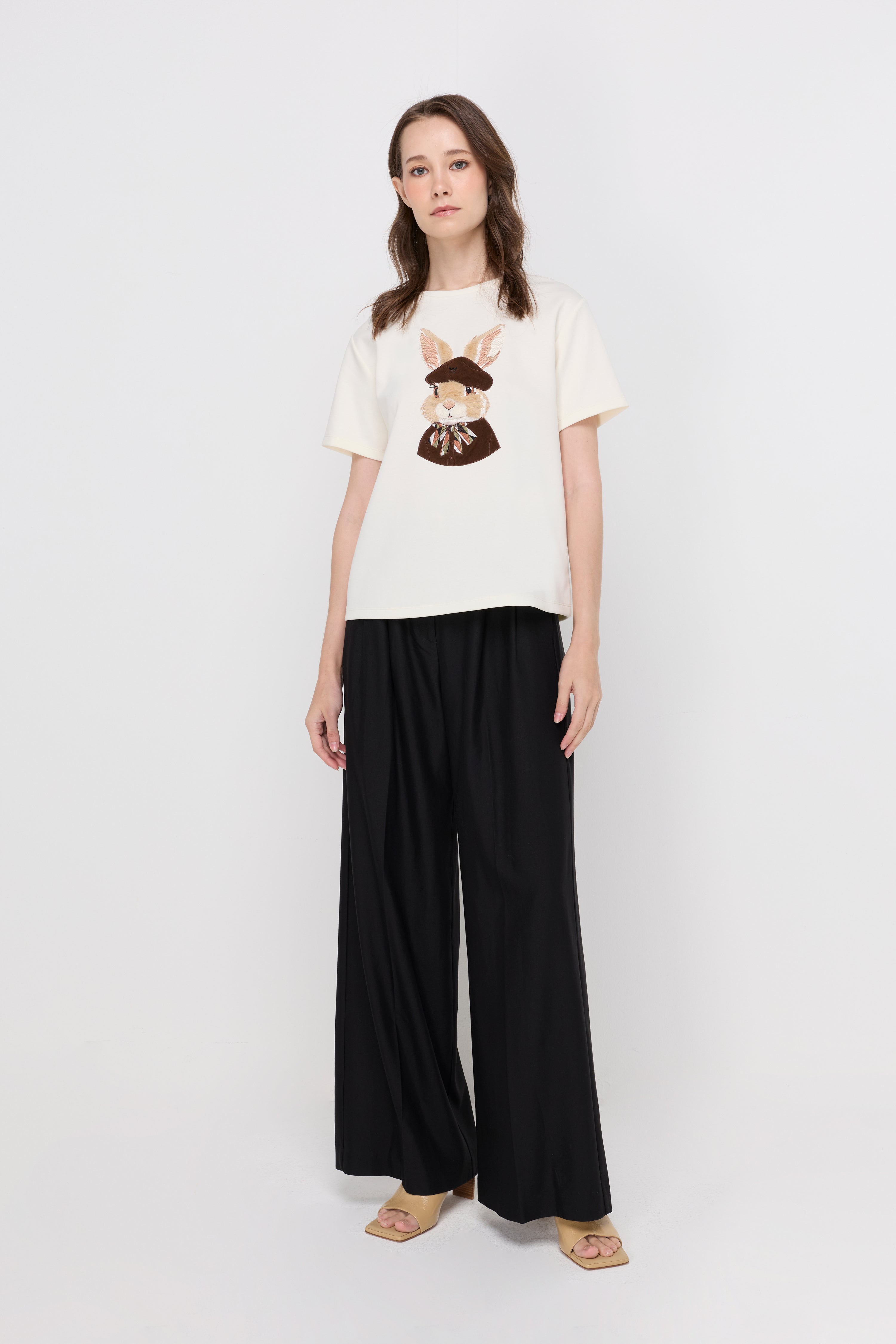 THE GENTLEMAN RABBIT TEE