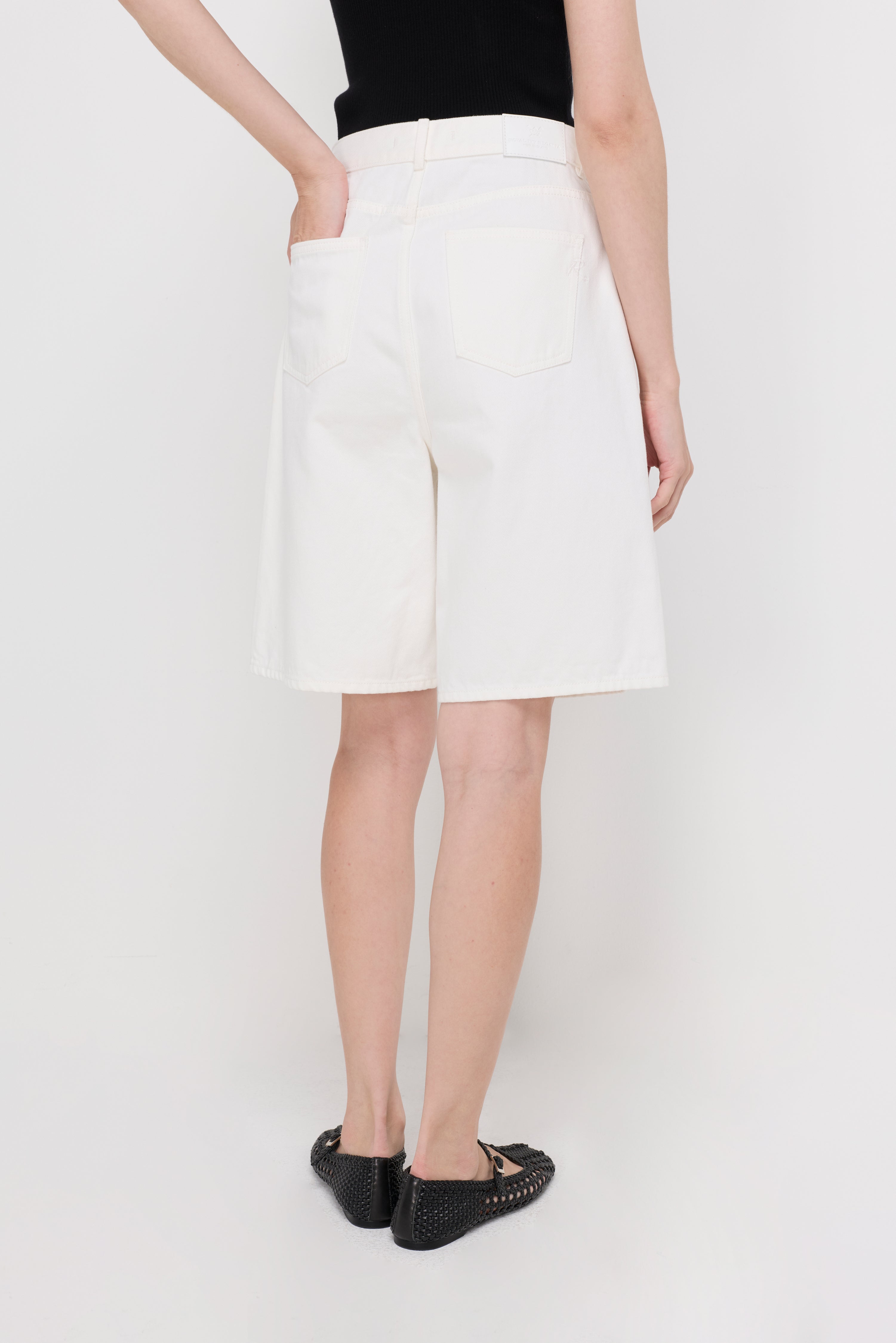 HIGH-RISE TAILORED BERMUDA SHORTS