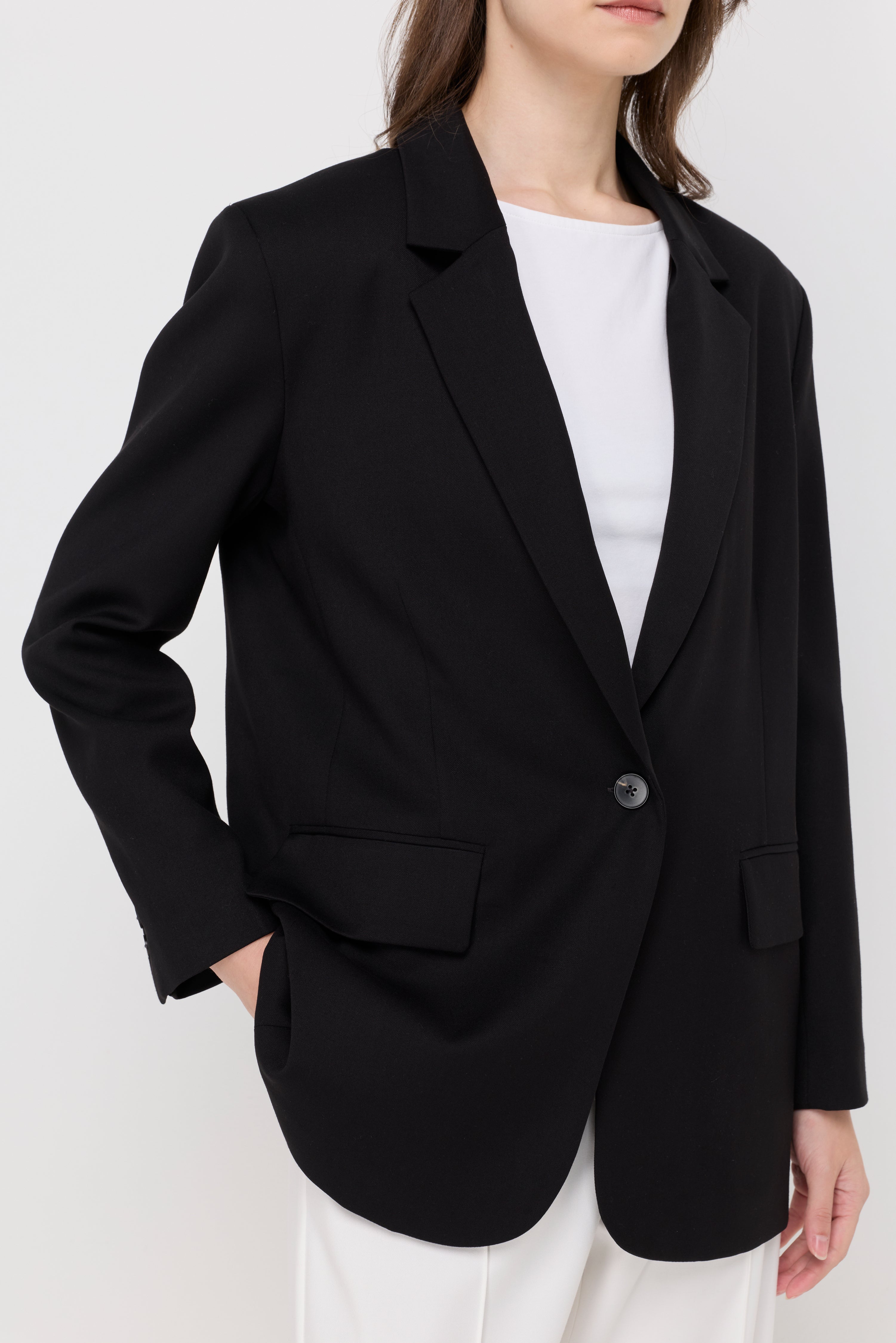 SINGLE BUTTON TAILORED BLAZER
