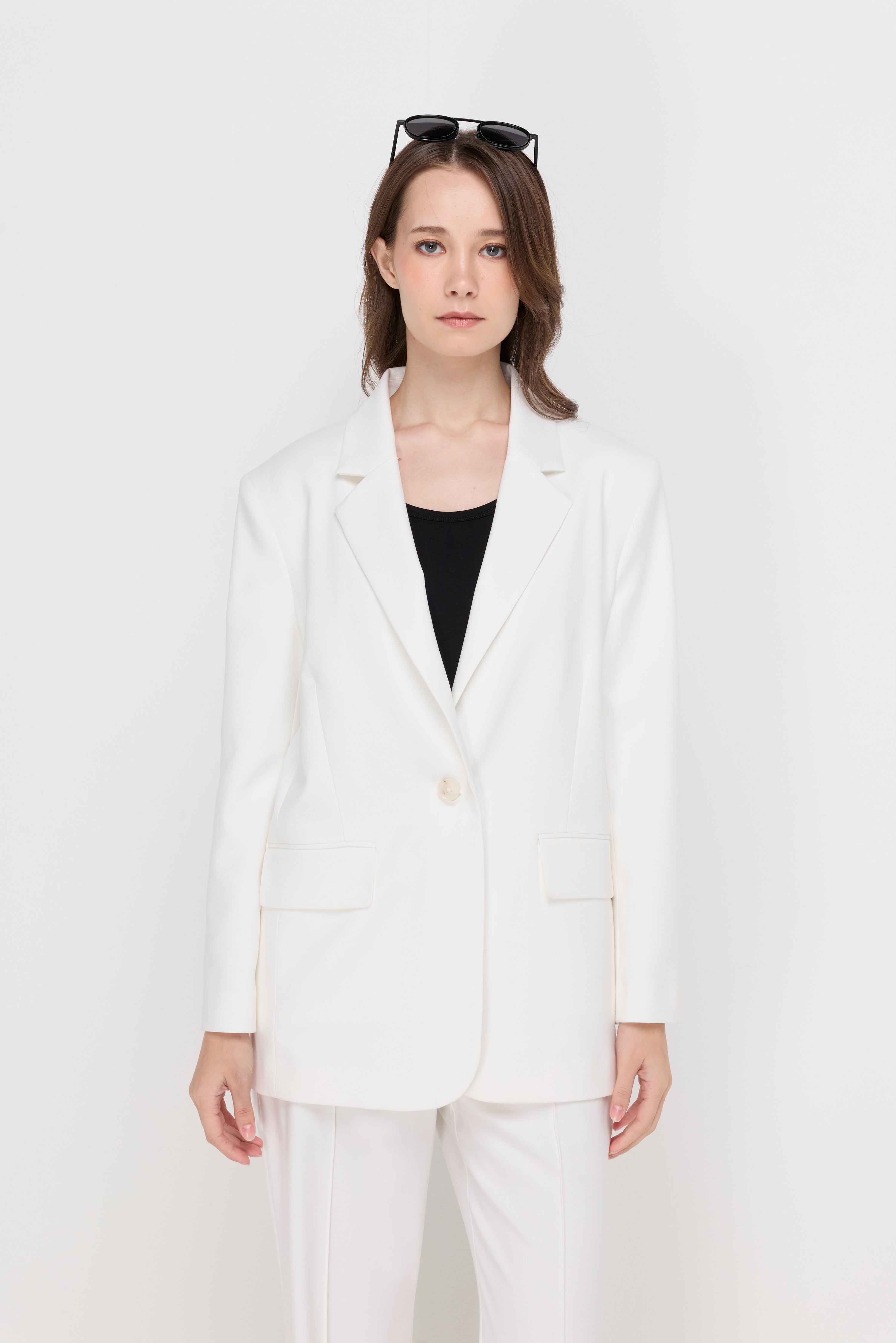 SINGLE BUTTON TAILORED BLAZER