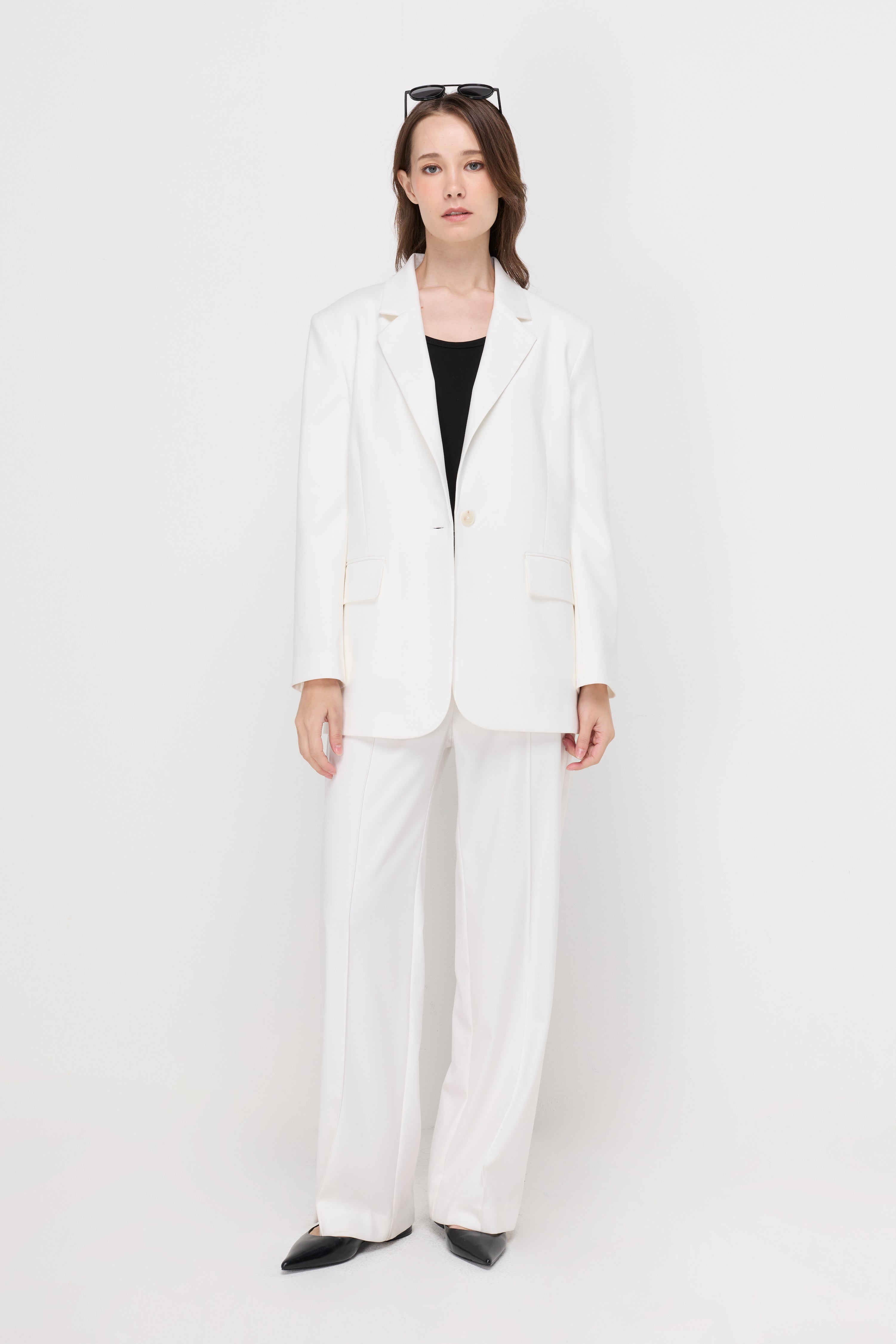 SINGLE BUTTON TAILORED BLAZER