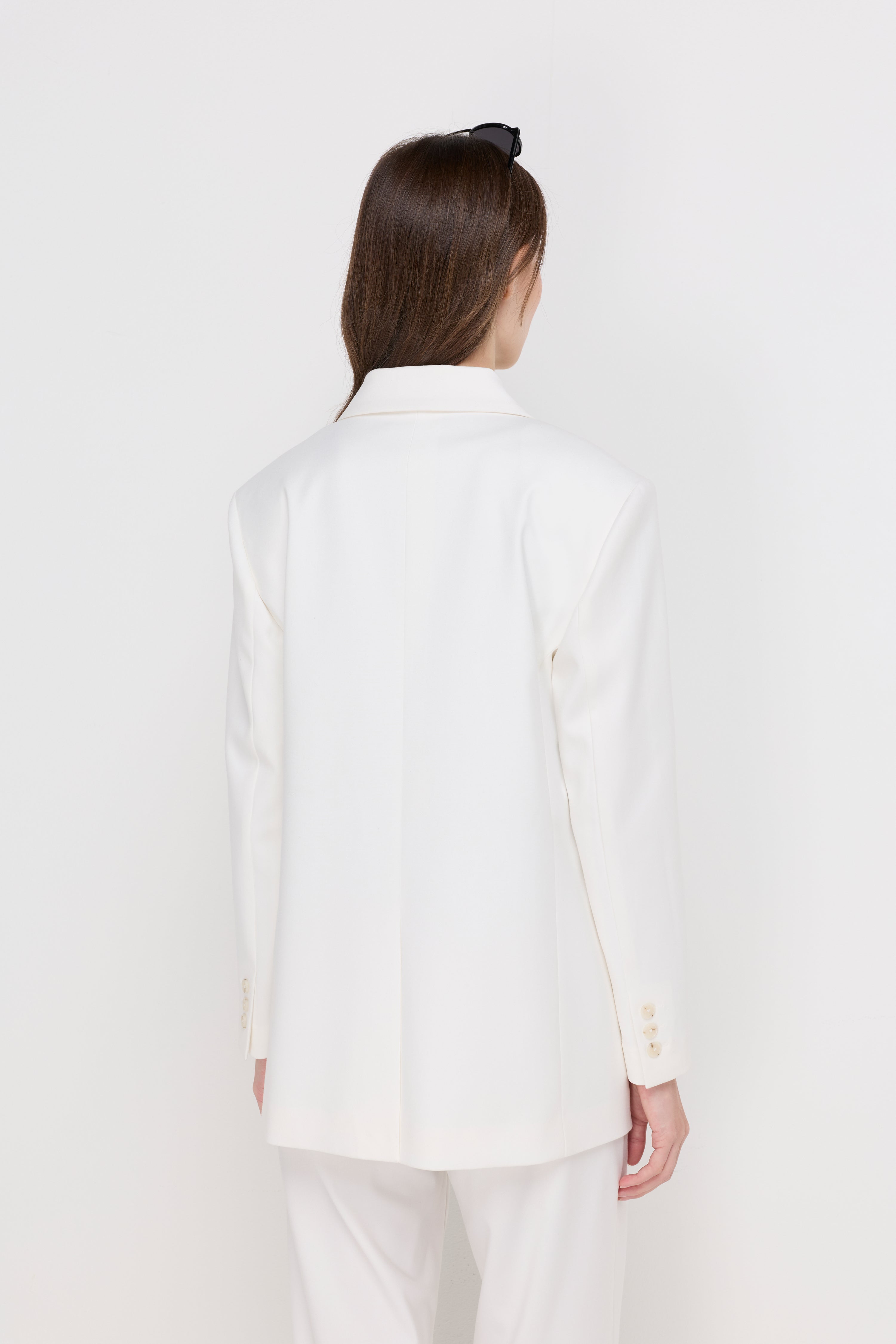 SINGLE BUTTON TAILORED BLAZER