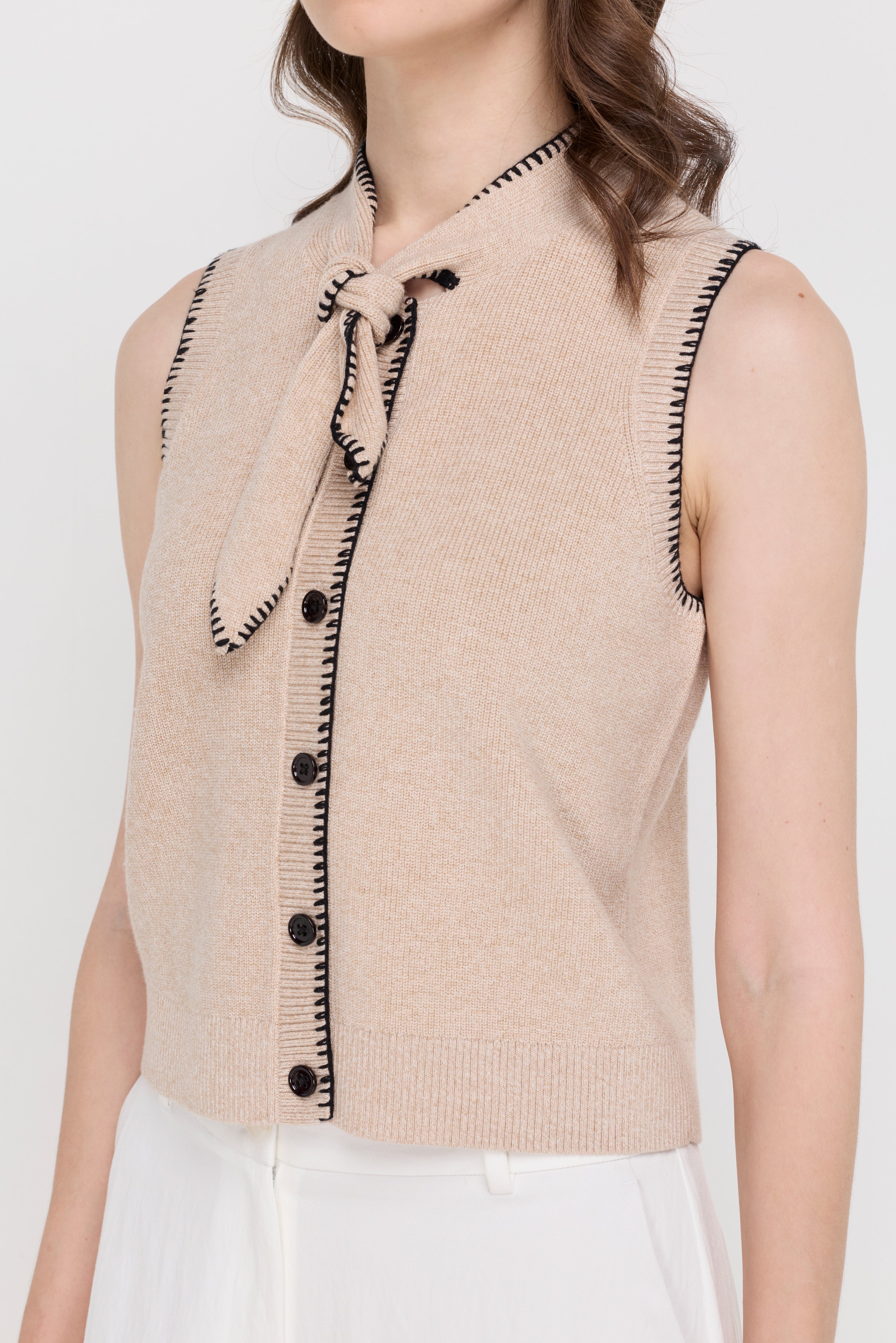 CONTRAST TRIM TIE-NECK KNIT VEST