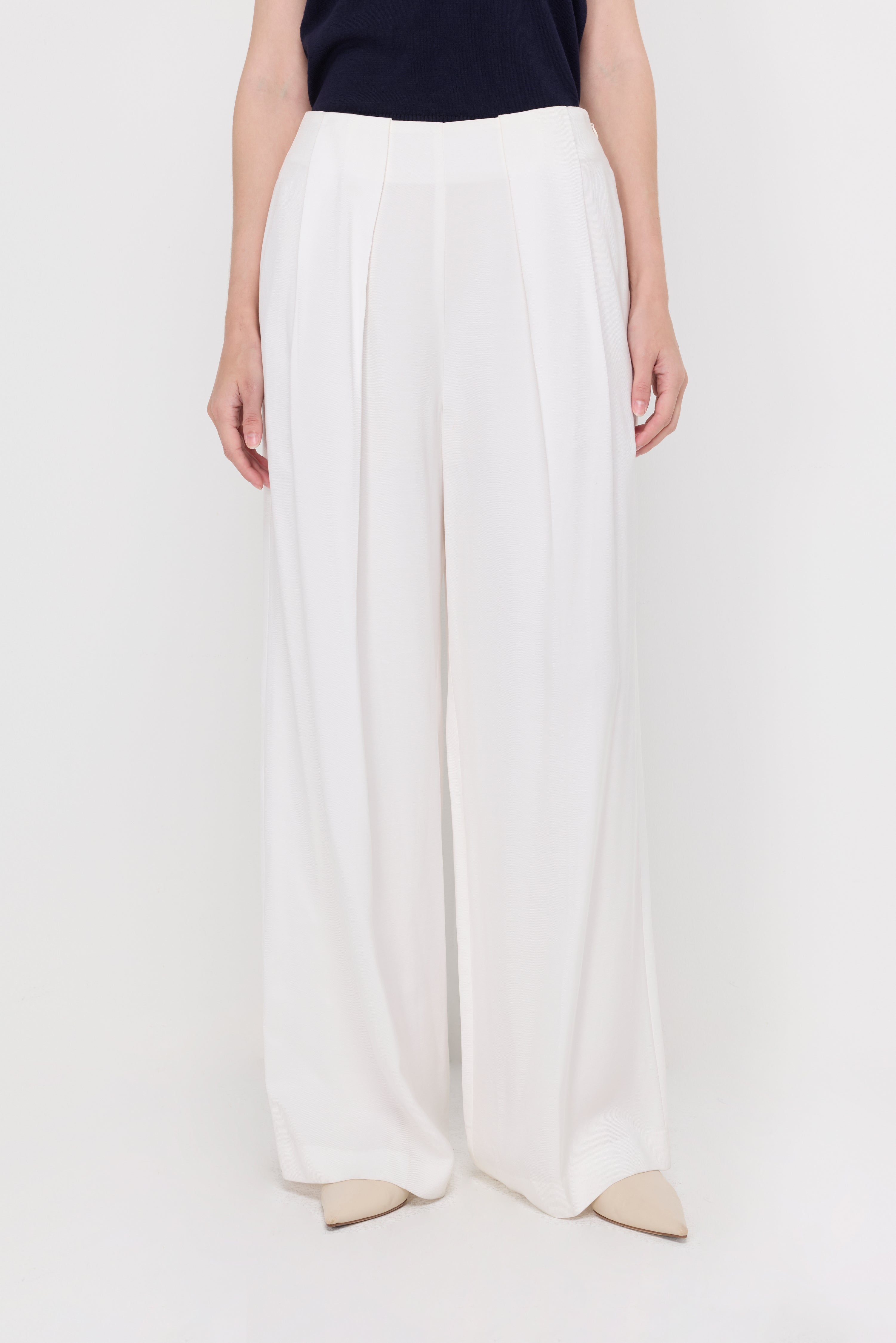 HIGH-WAIST PLEATED WIDE-LEG TROUSERS
