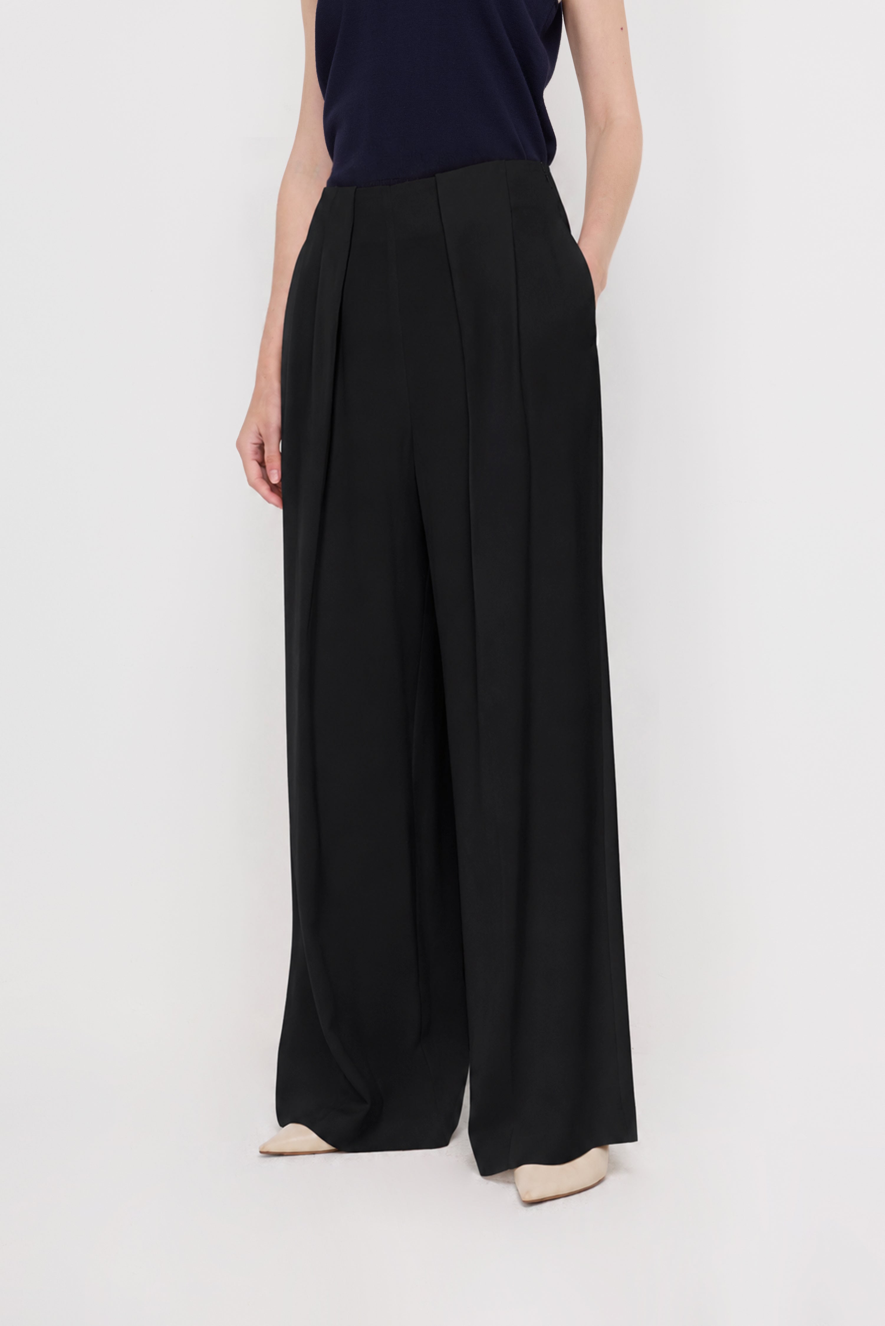 HIGH-WAIST PLEATED WIDE-LEG TROUSERS