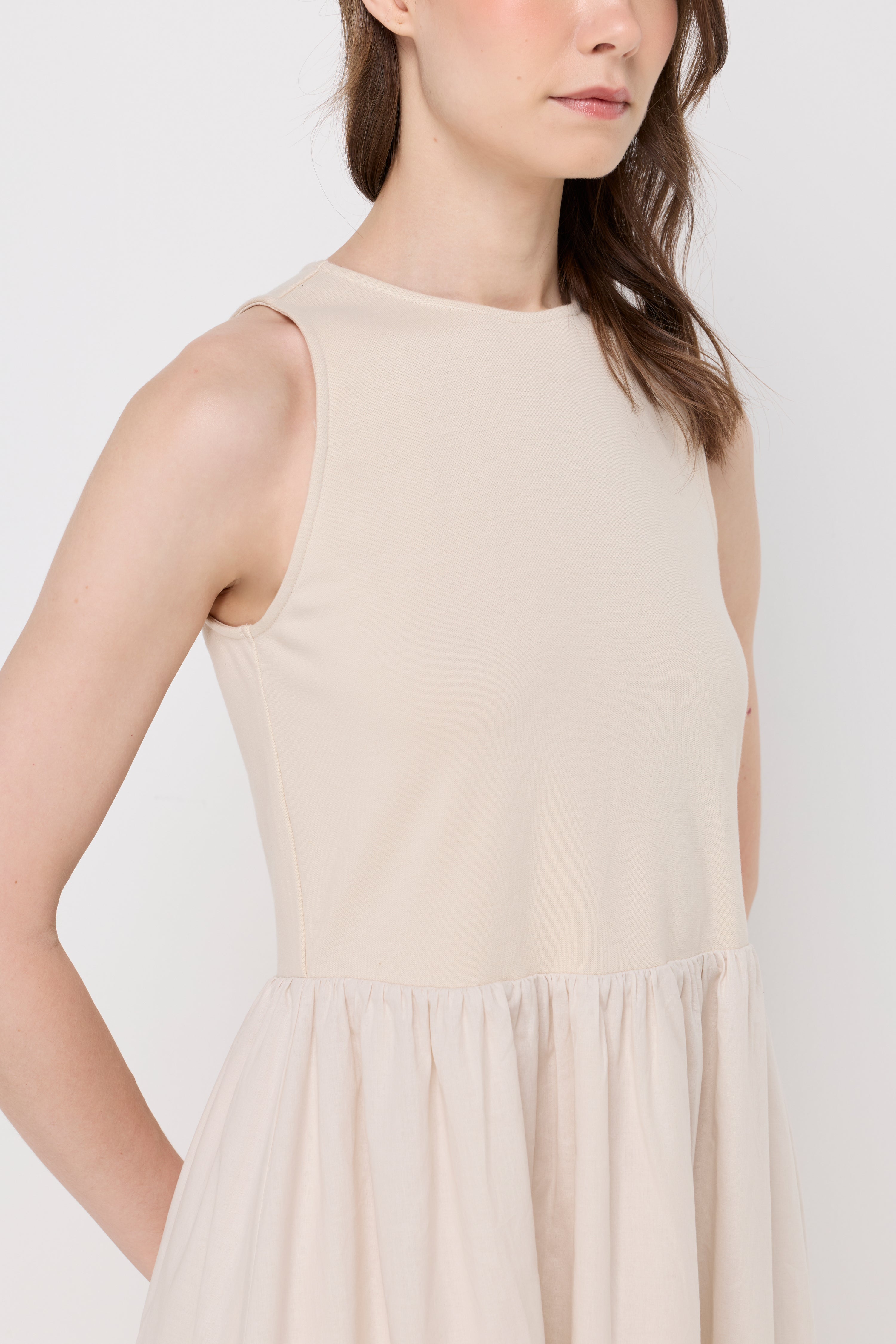 MINIMALIST SLEEVELESS DRESS