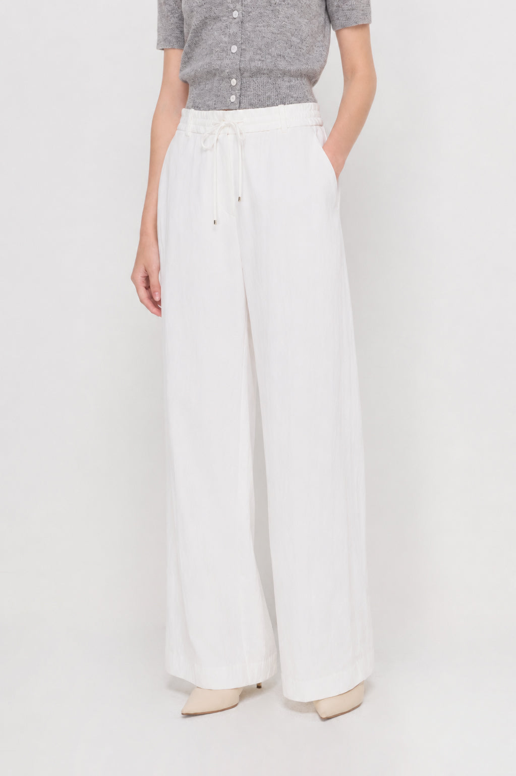 MINIMALIST WIDE-LEG PANTS