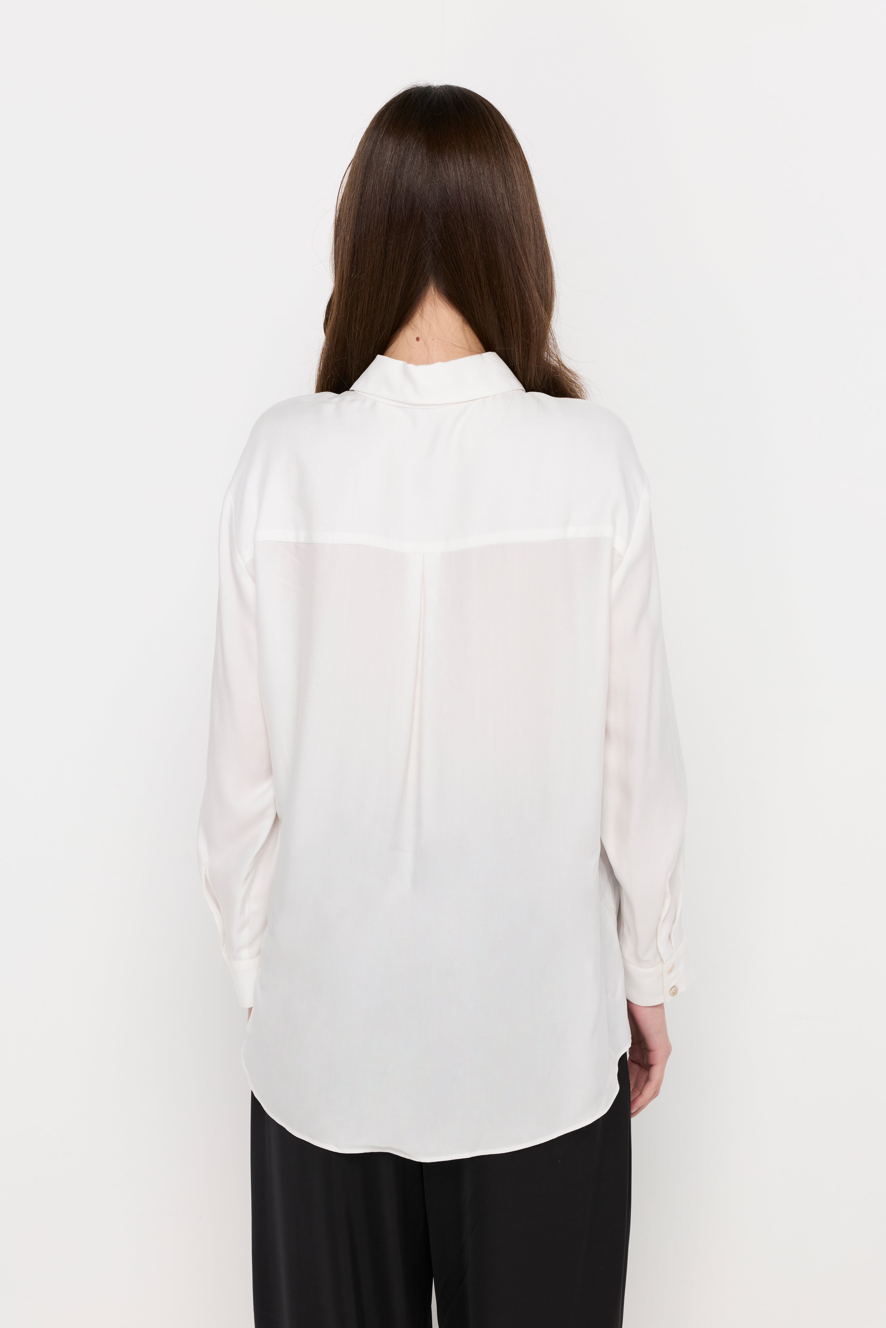 CLASSIC BUTTON-FRONT BLOUSE