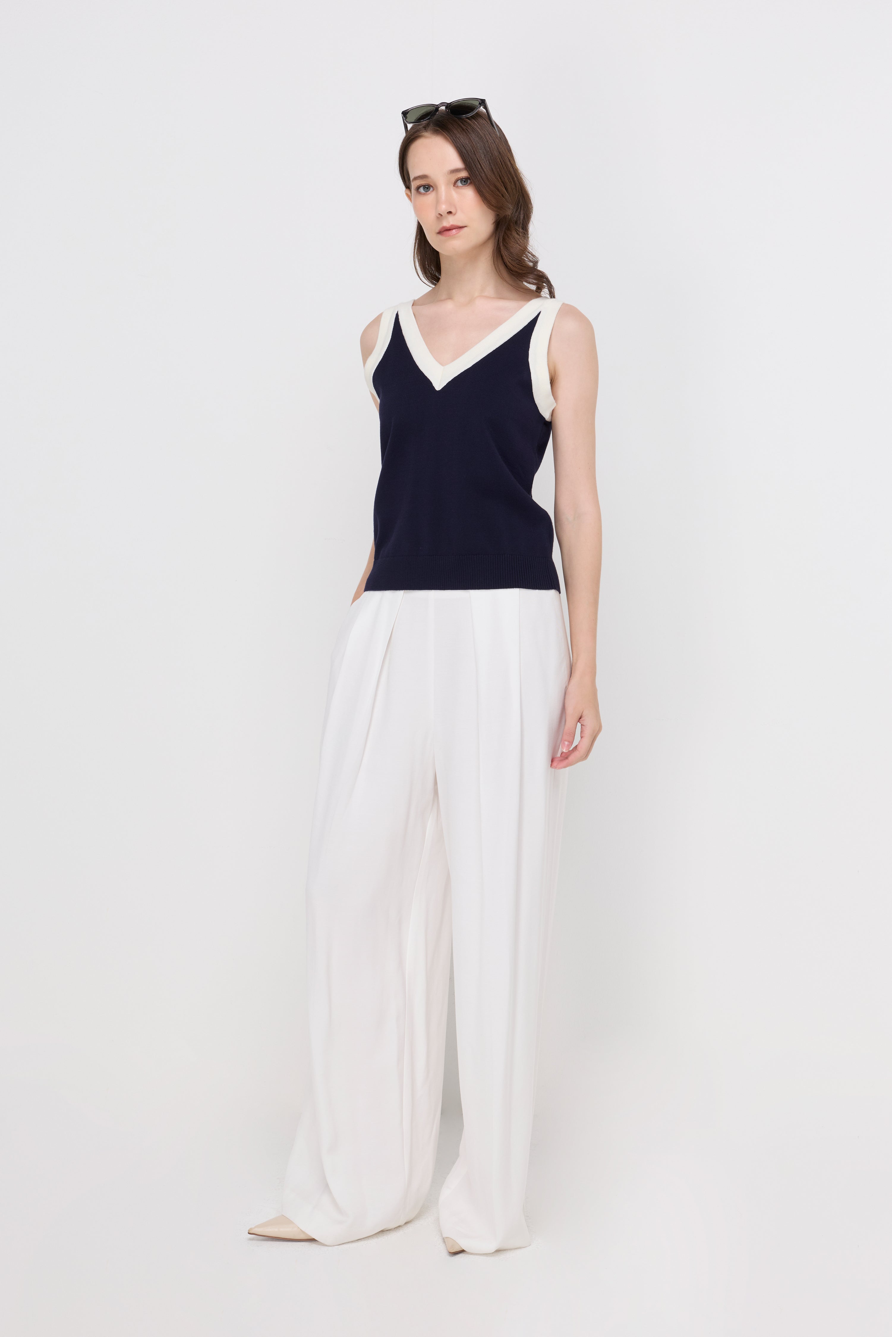SLEEVELESS RIBBED FLATKNIT TOP