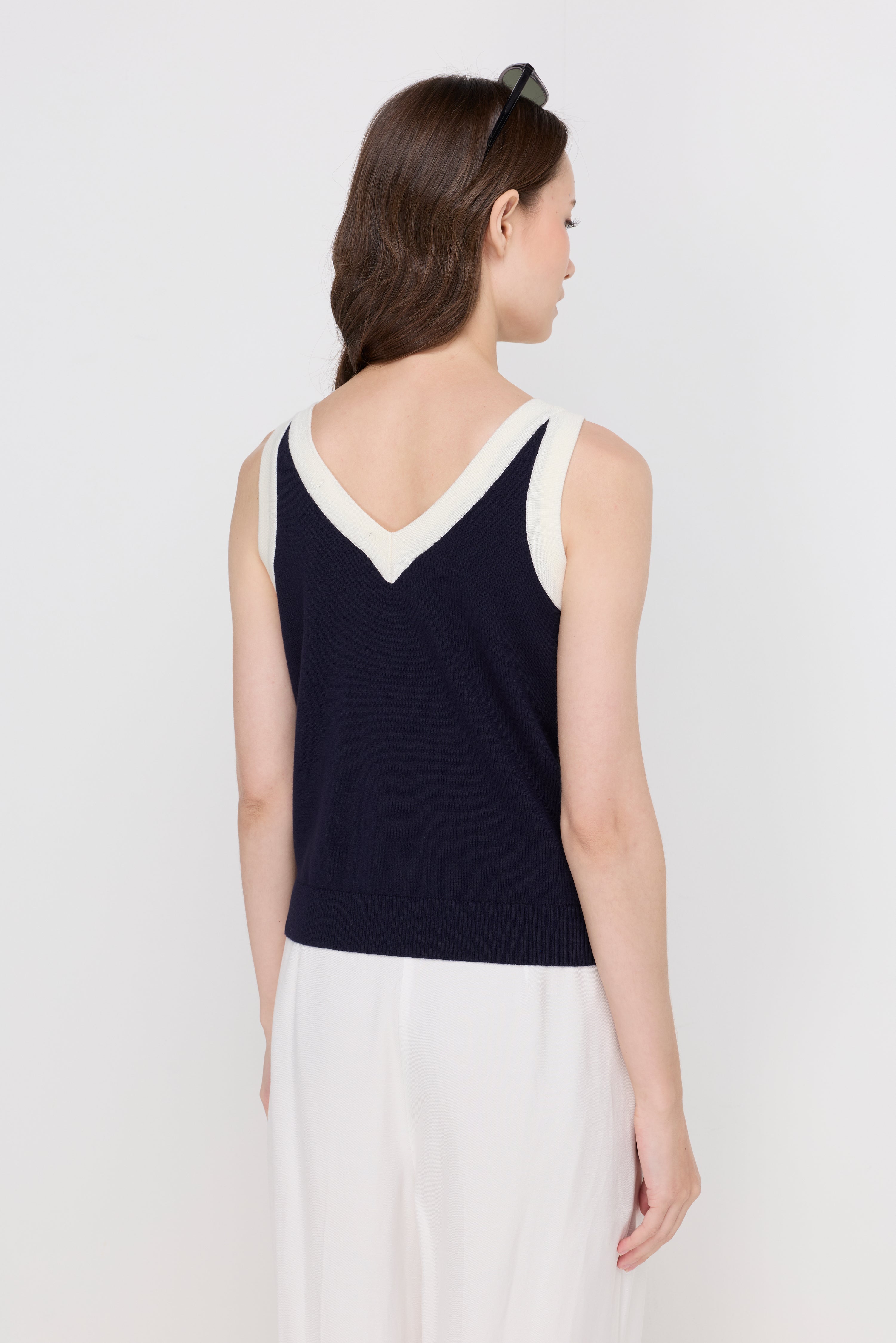 SLEEVELESS RIBBED FLATKNIT TOP