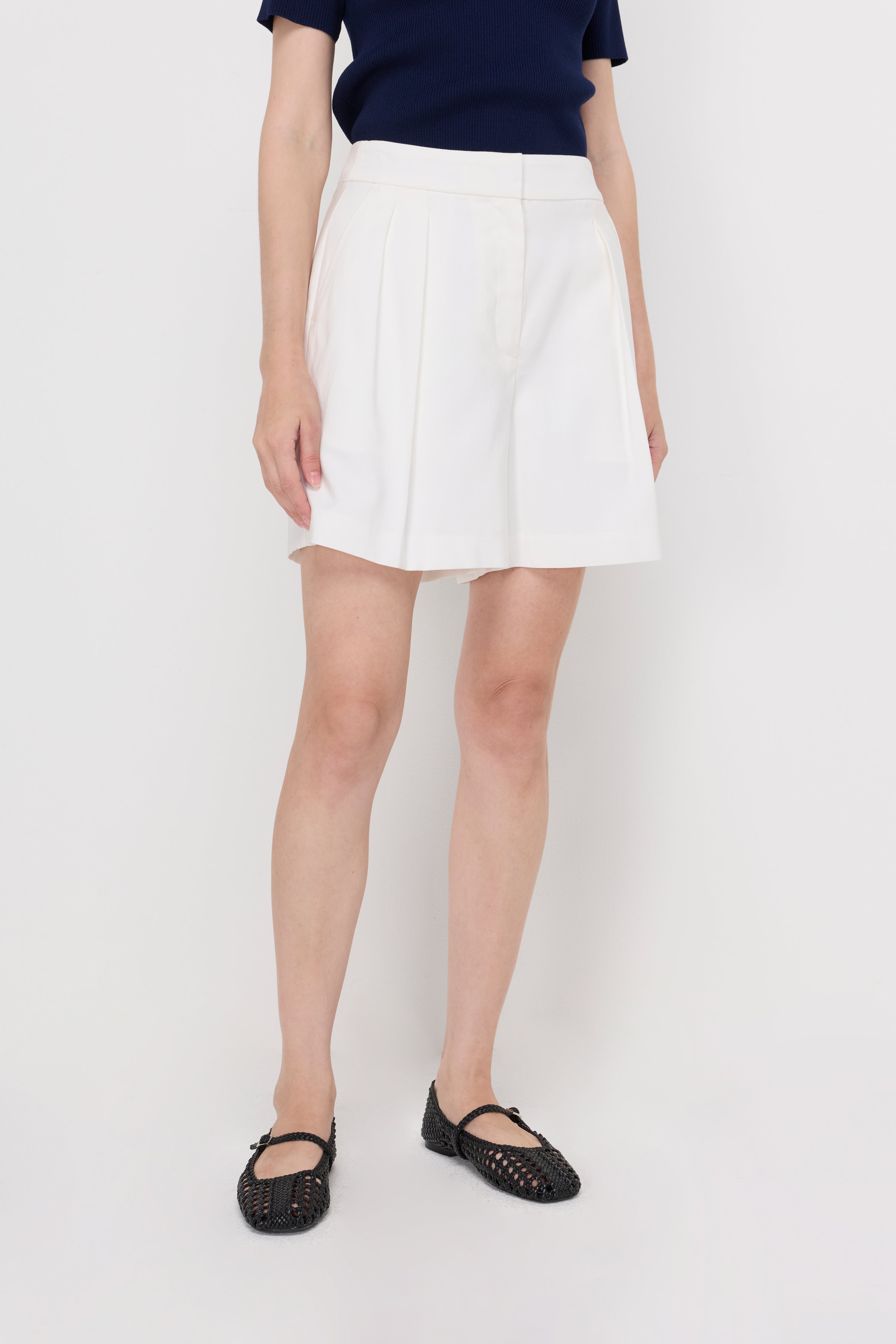 PLEATED TAILORED SHORTS